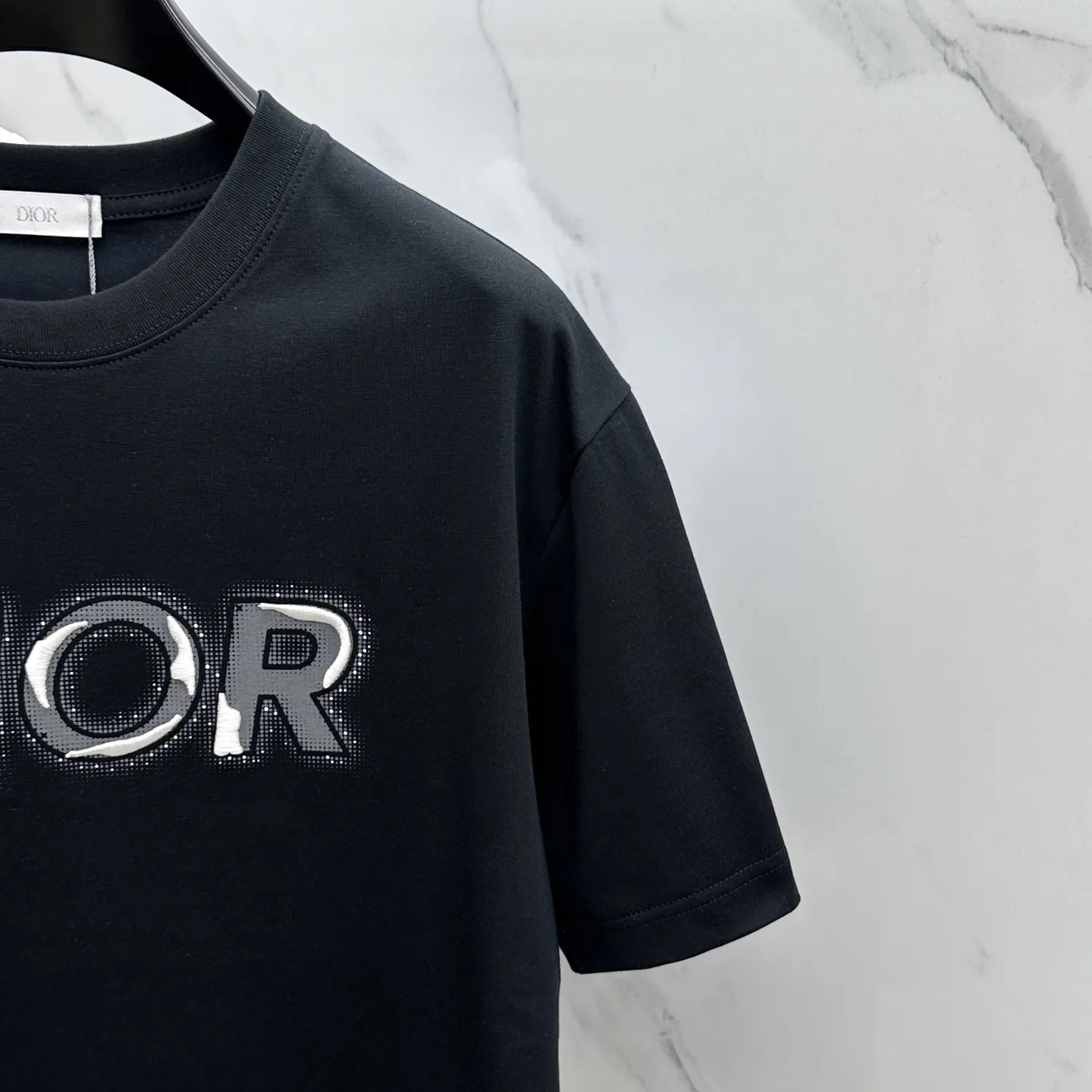 Christian Dior 黒 ロゴ刺繍Tシャツ - 画像 (7)