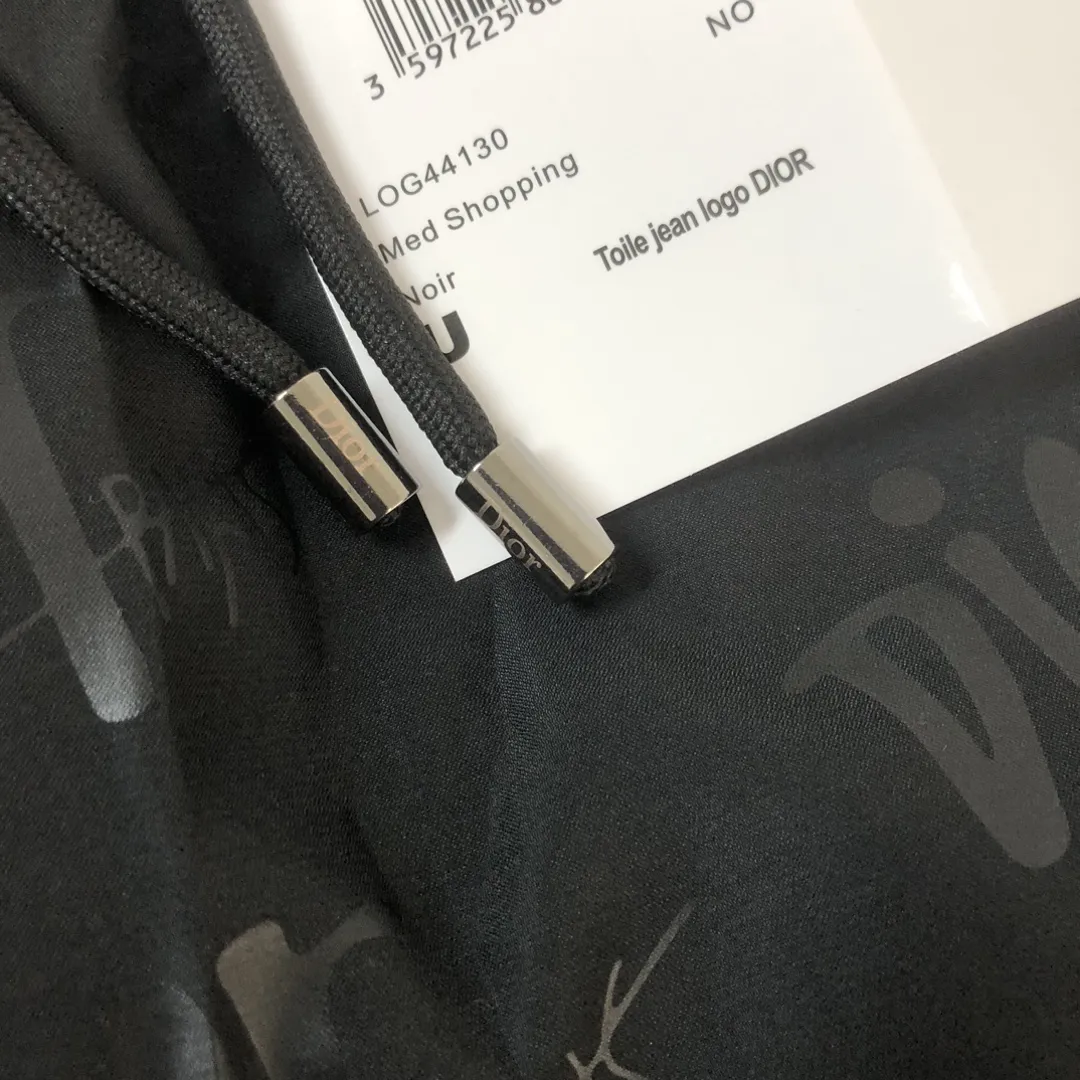 DIOR 2024新作ビーチショーツ ブラック ロゴプリント - 画像 (4)