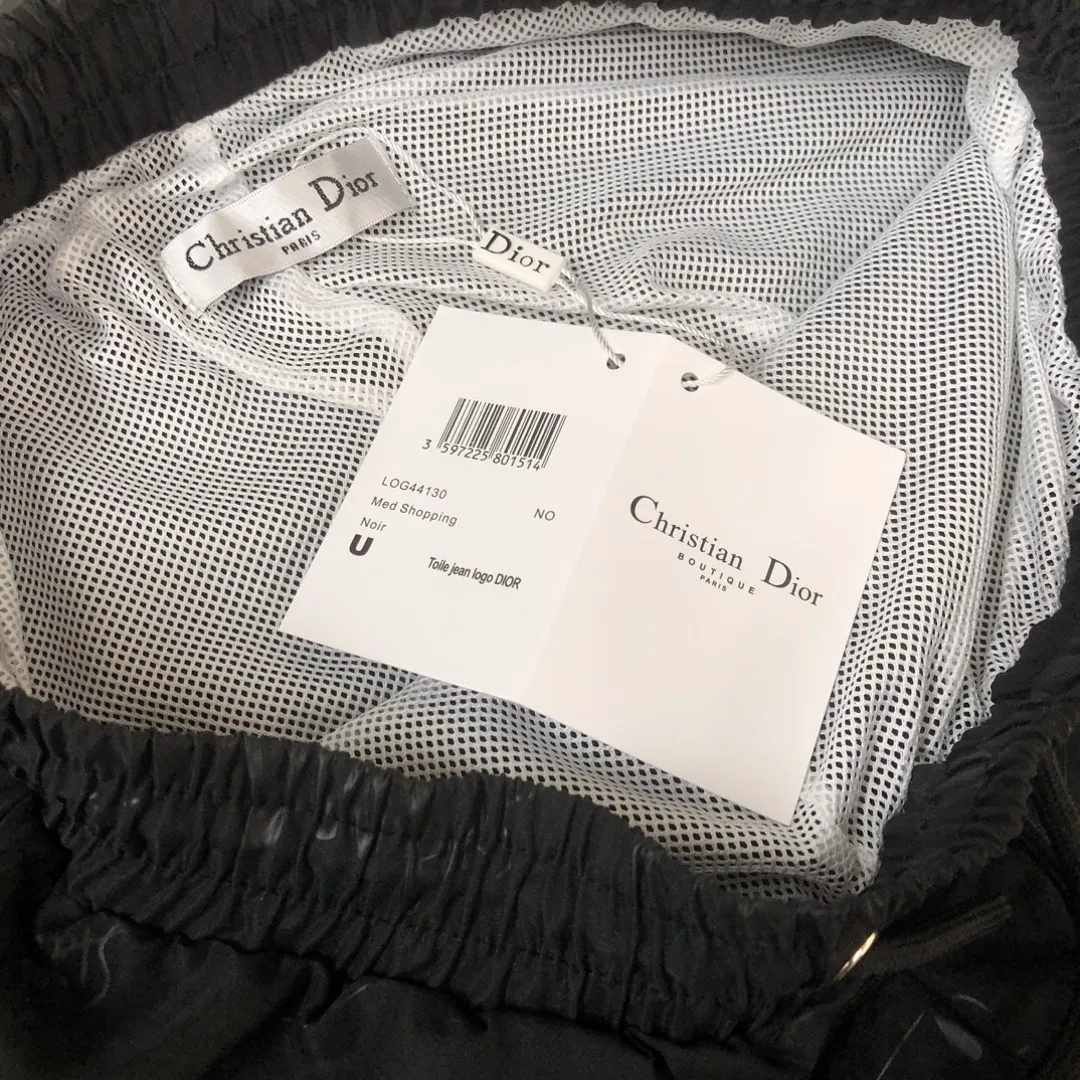 DIOR 2024新作ビーチショーツ ブラック ロゴプリント - 画像 (6)