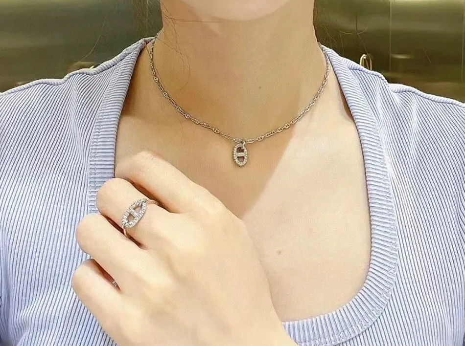 Hermès新作黒ブレスレット豚の鼻デザイン - 画像 (10)