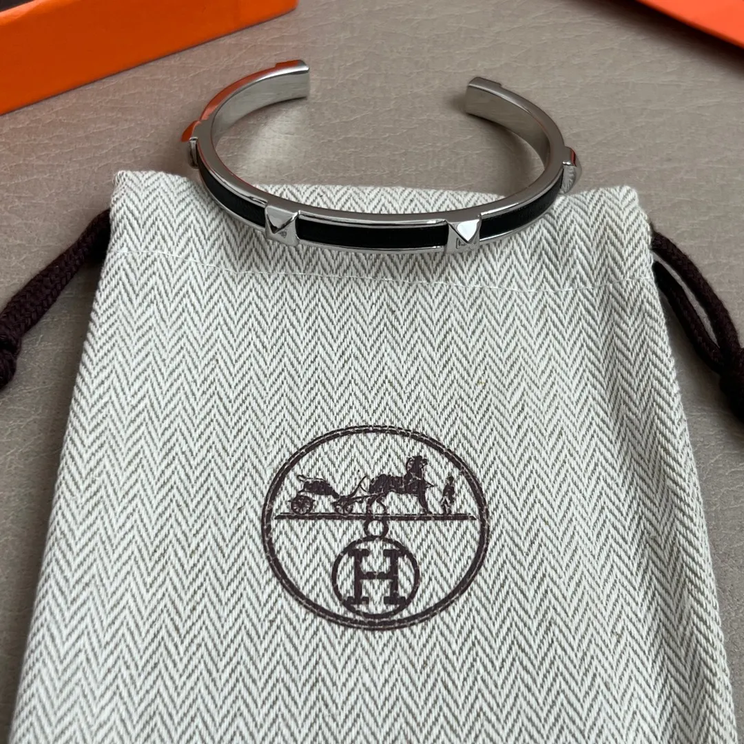 HERMES新作黒ブレスレット豚の鼻スタイル - 画像 (6)