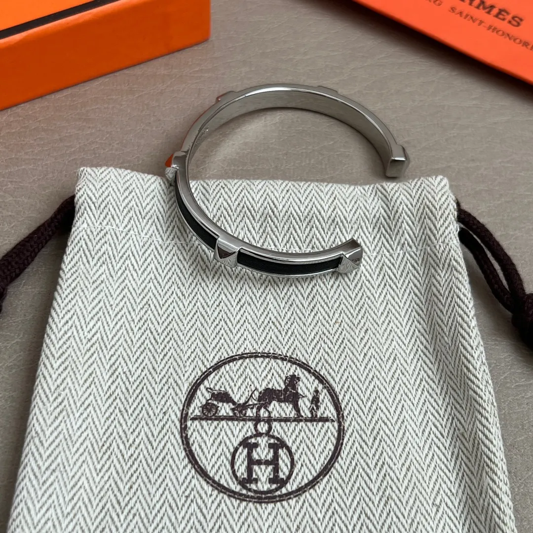 HERMES新作黒ブレスレット豚の鼻スタイル - 画像 (7)