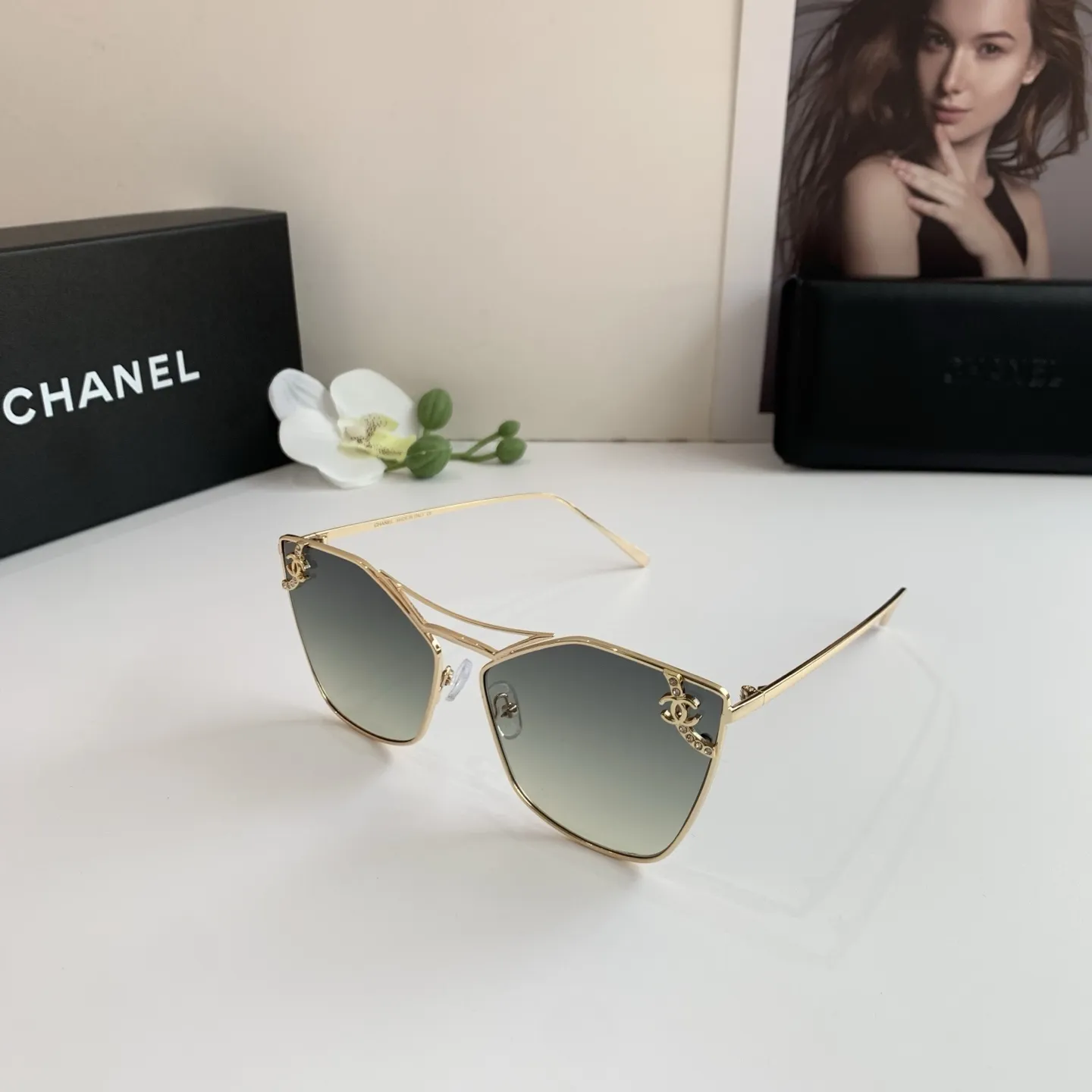 CHANEL新作黒ダイヤモンドサングラス - 画像 (3)