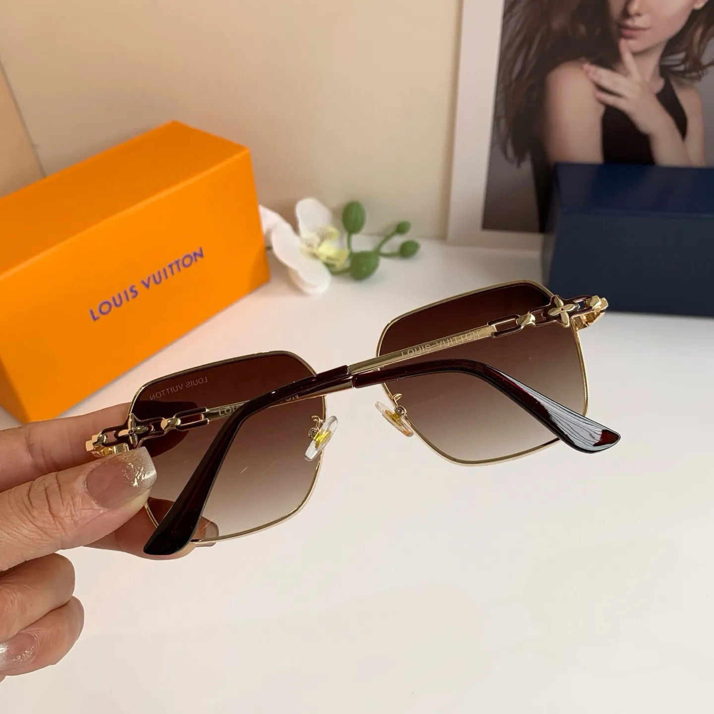 LOUIS VUITTON 新作黒スクエアフレームサングラス - 画像 (6)