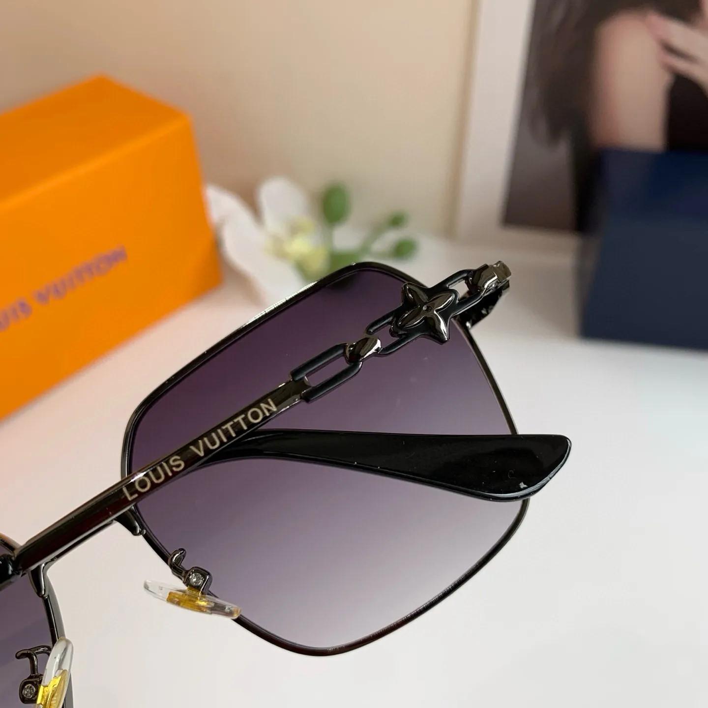 ルイヴィトン 黒 スクエアフレーム サングラス 新作 - 画像 (9)
