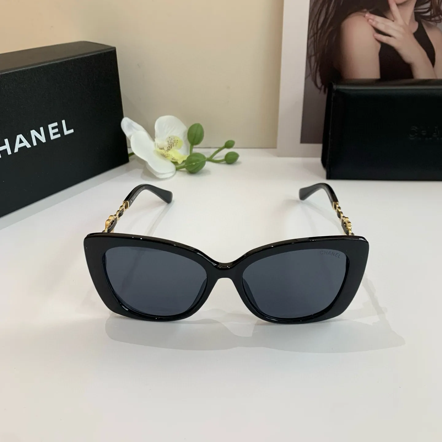 シャネル新作黒スクエアフレームサングラス - 画像 (4)