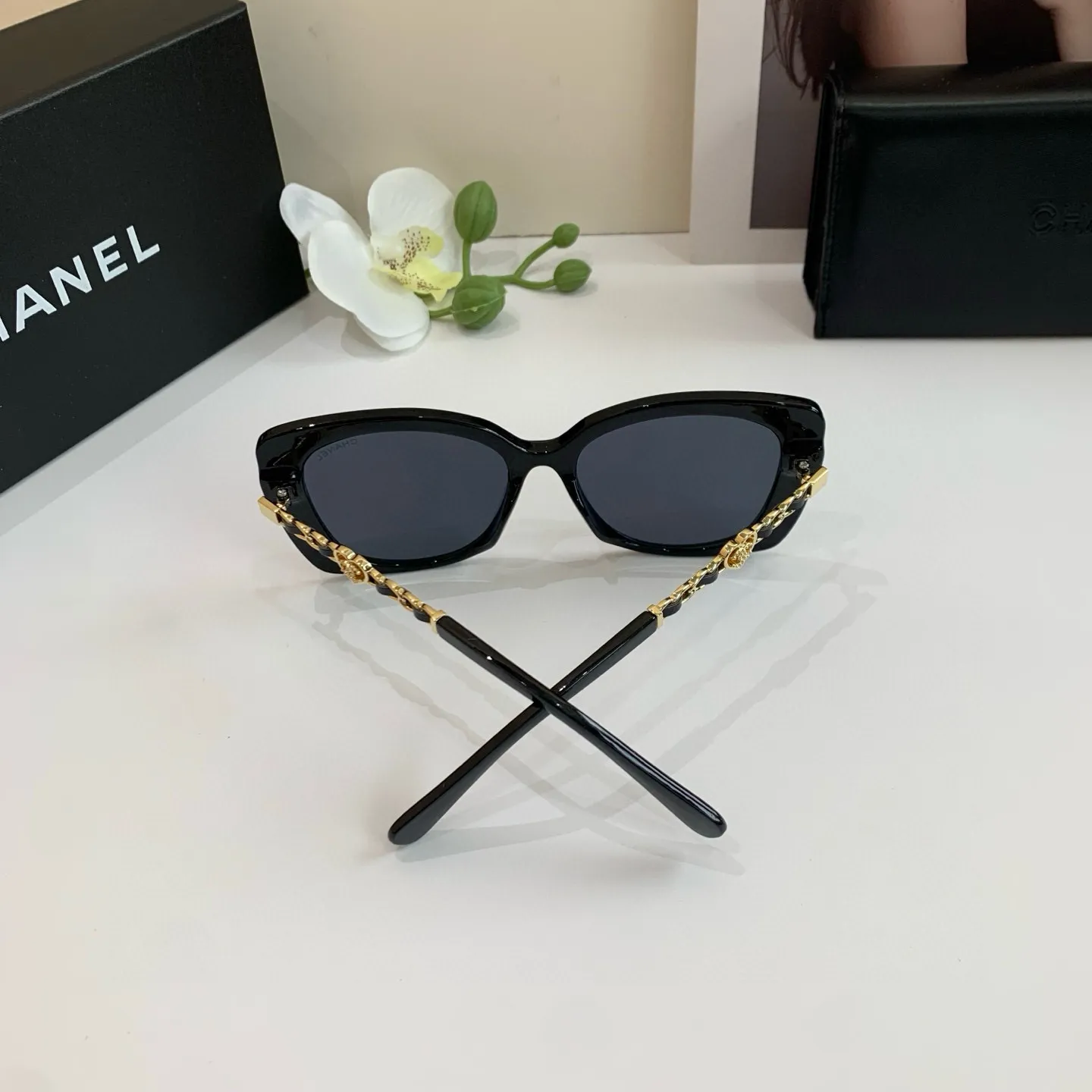 シャネル新作黒スクエアフレームサングラス - 画像 (8)