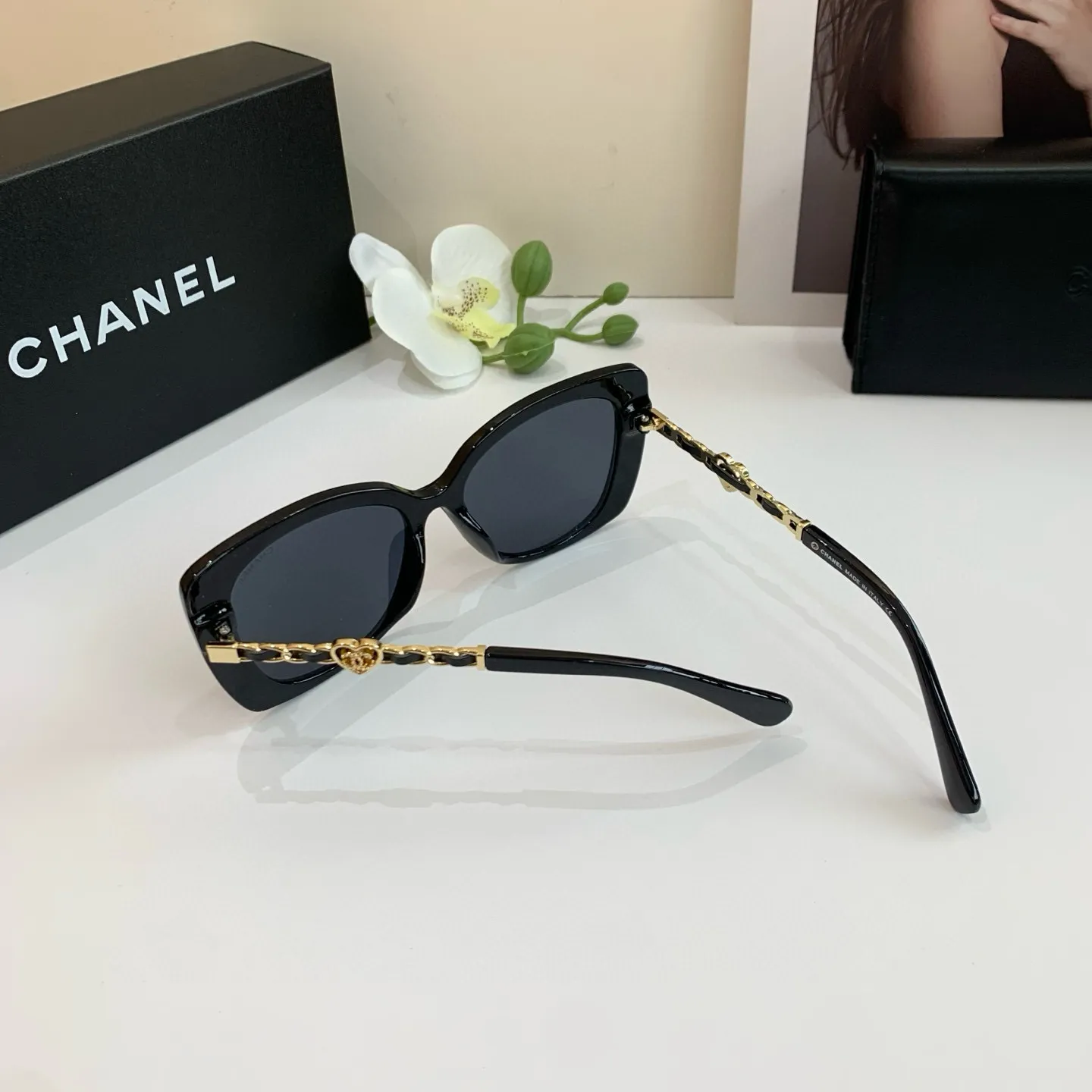 シャネル新作黒スクエアフレームサングラス - 画像 (9)