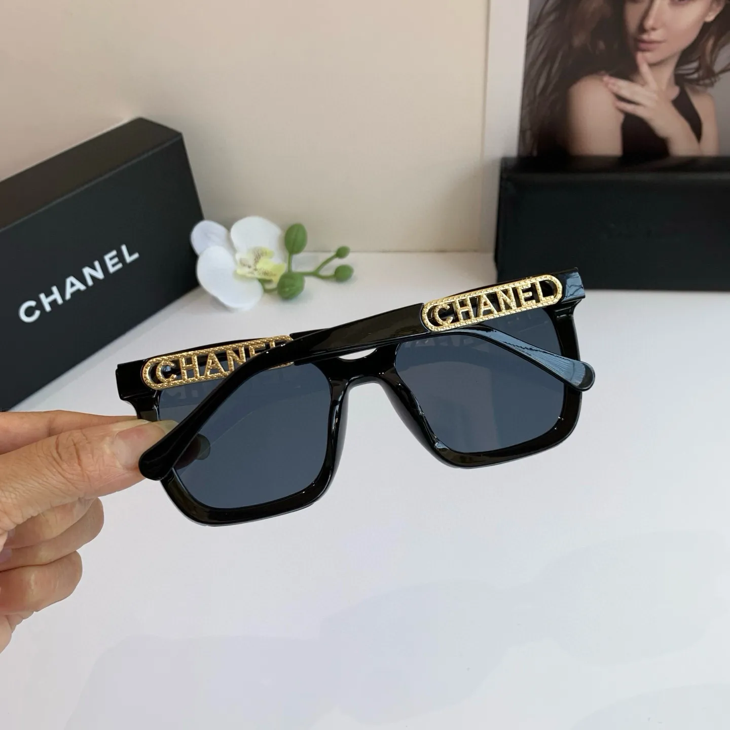 シャネル新作黒スクエアフレームサングラス - 画像 (6)