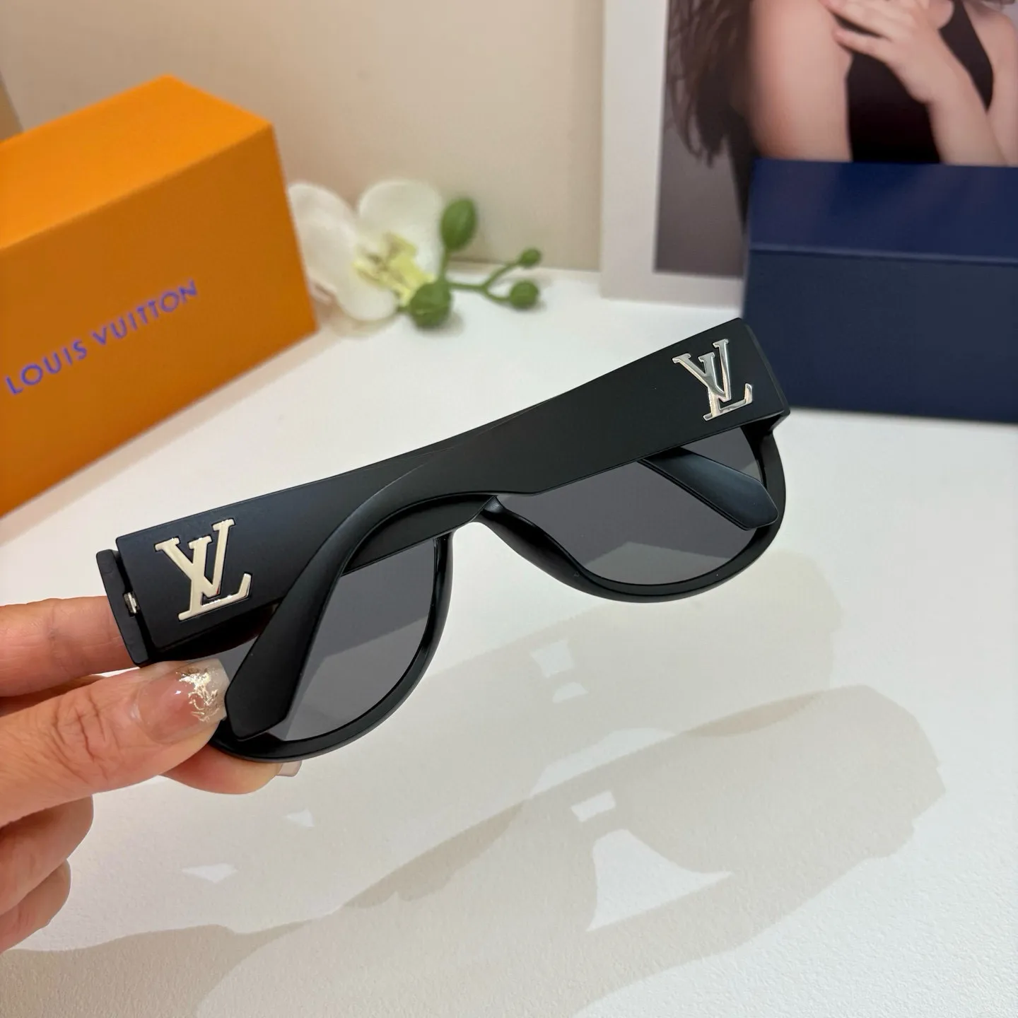 ルイヴィトン 新作黒サングラス スクエアフレーム - 画像 (5)
