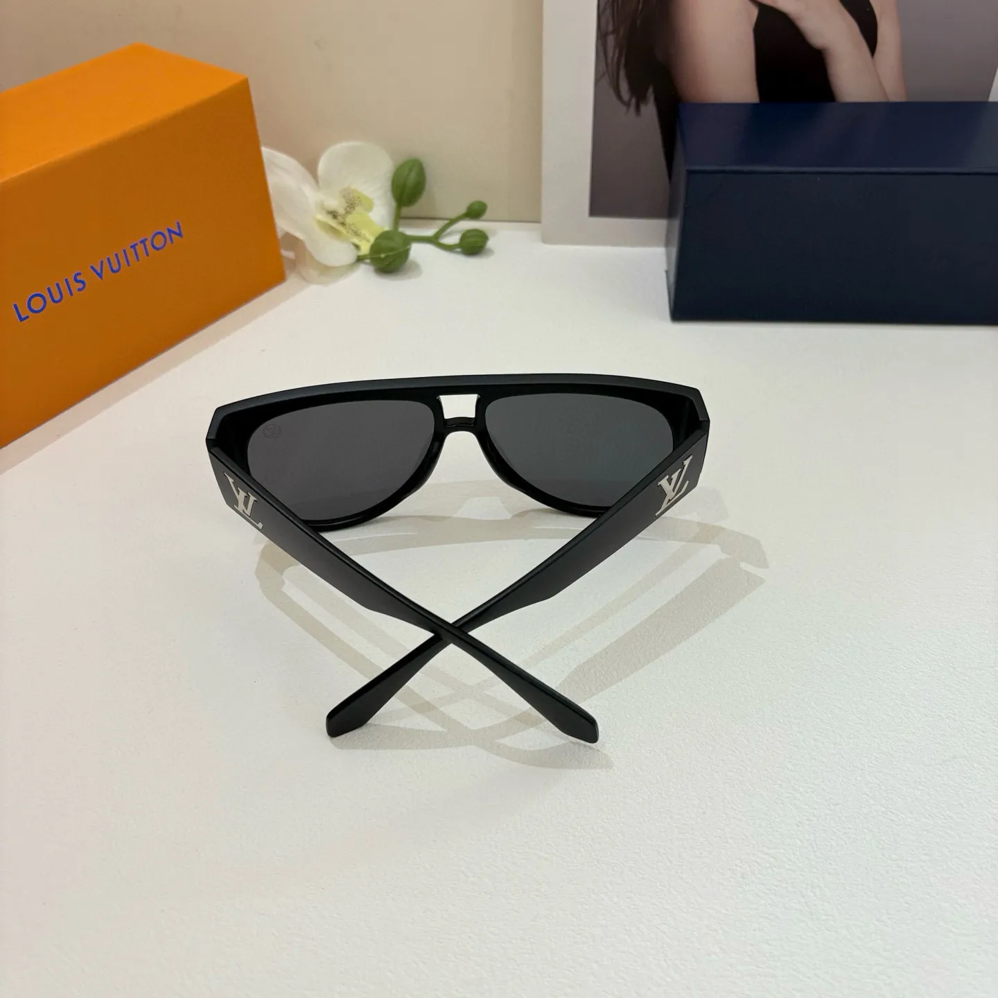 ルイヴィトン 新作黒サングラス スクエアフレーム - 画像 (8)