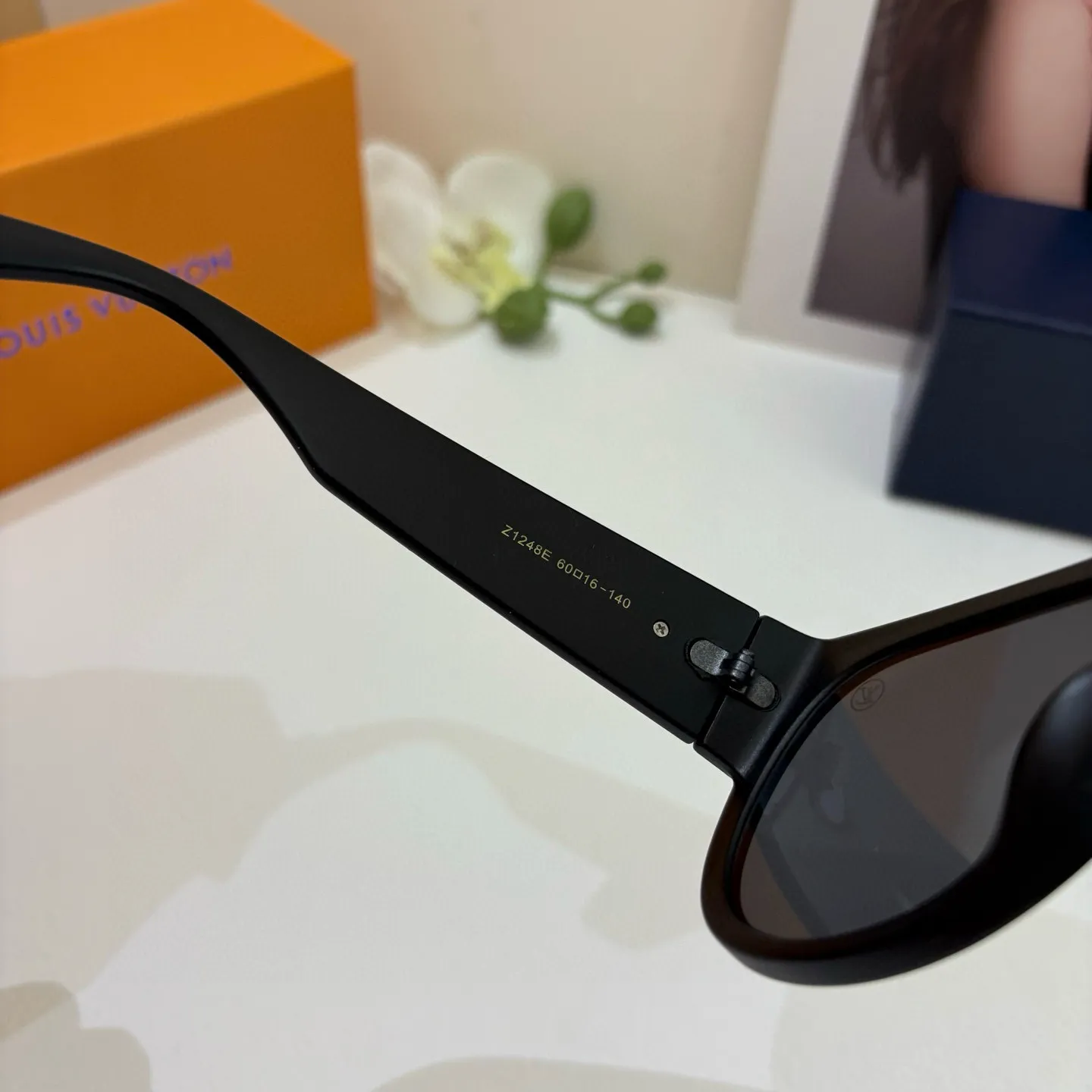 ルイヴィトン 新作黒サングラス スクエアフレーム - 画像 (9)