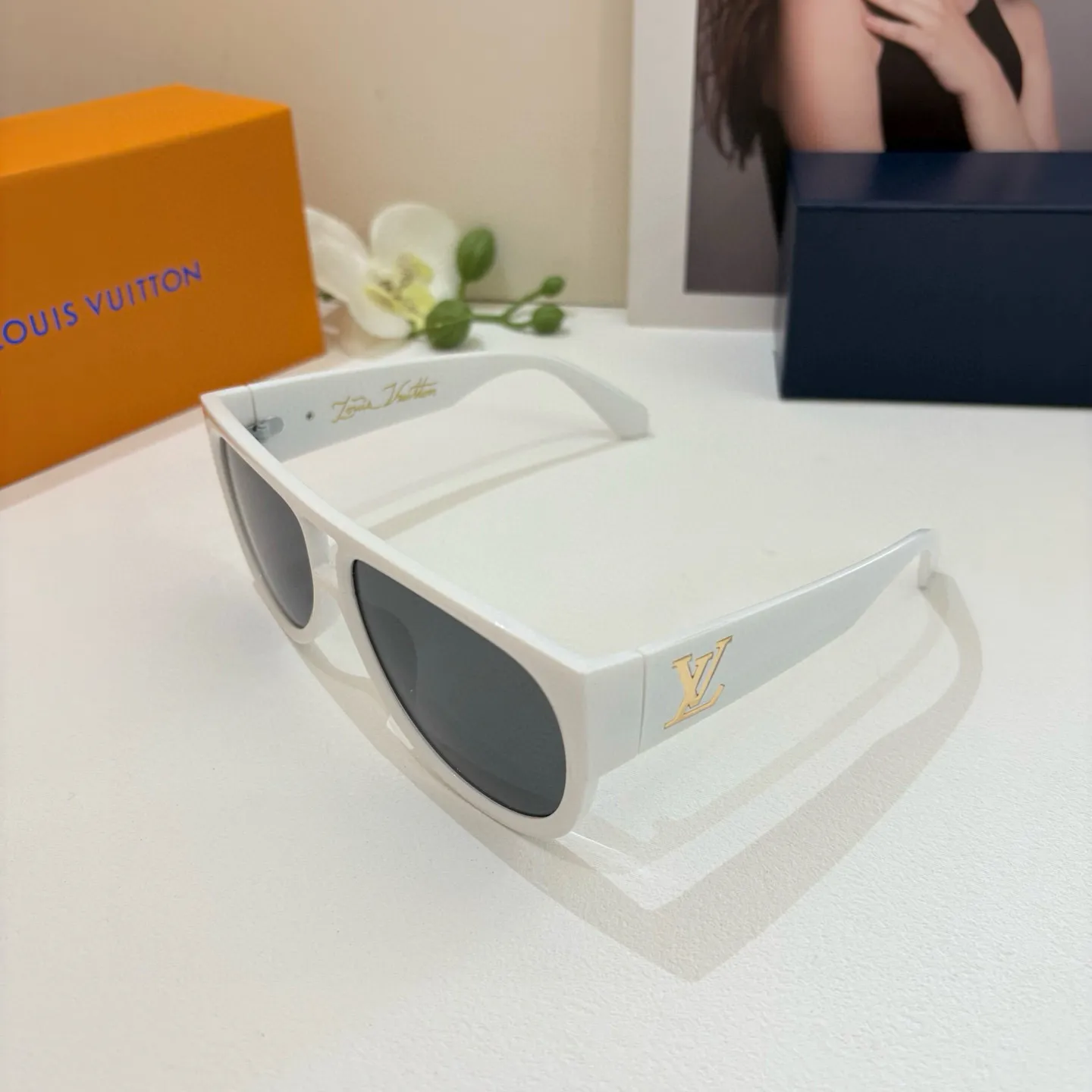 ルイヴィトン 新作白黒サングラス 大型スクエアフレーム - 画像 (3)