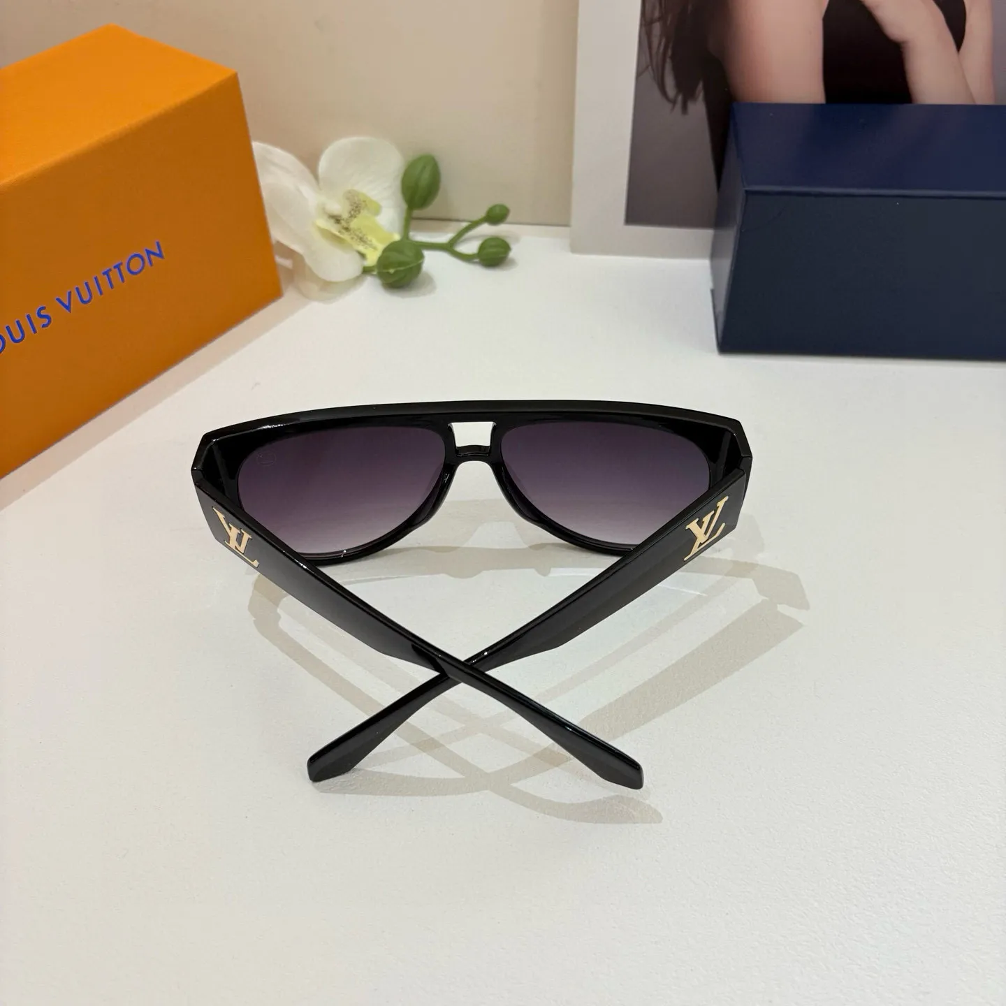 ルイヴィトン 黒 サングラス 新作スクエアフレーム - 画像 (8)