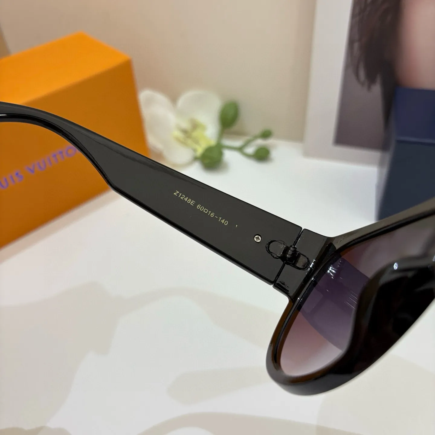 ルイヴィトン 黒 サングラス 新作スクエアフレーム - 画像 (9)
