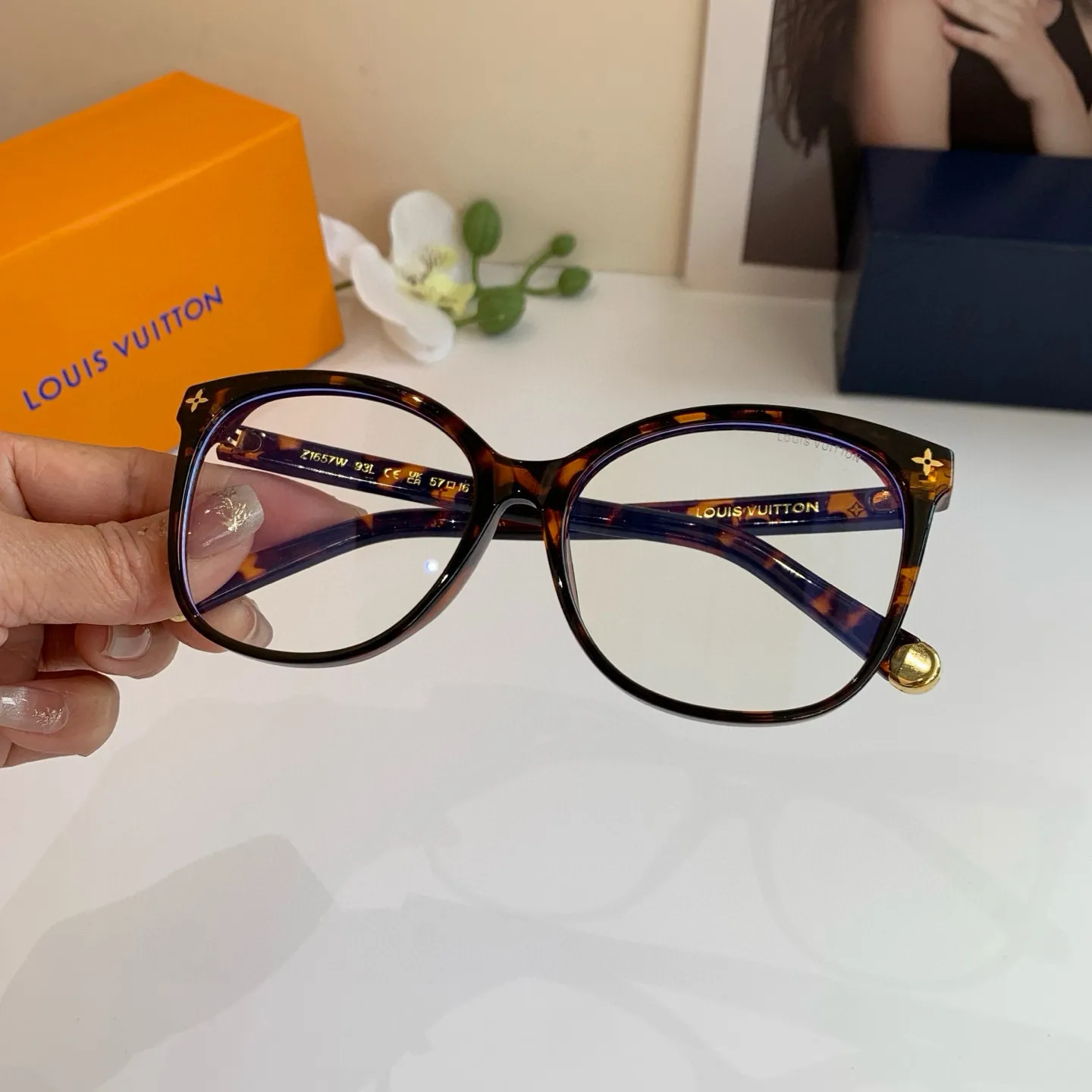 ルイヴィトン 新作 ブラック ファッション眼鏡