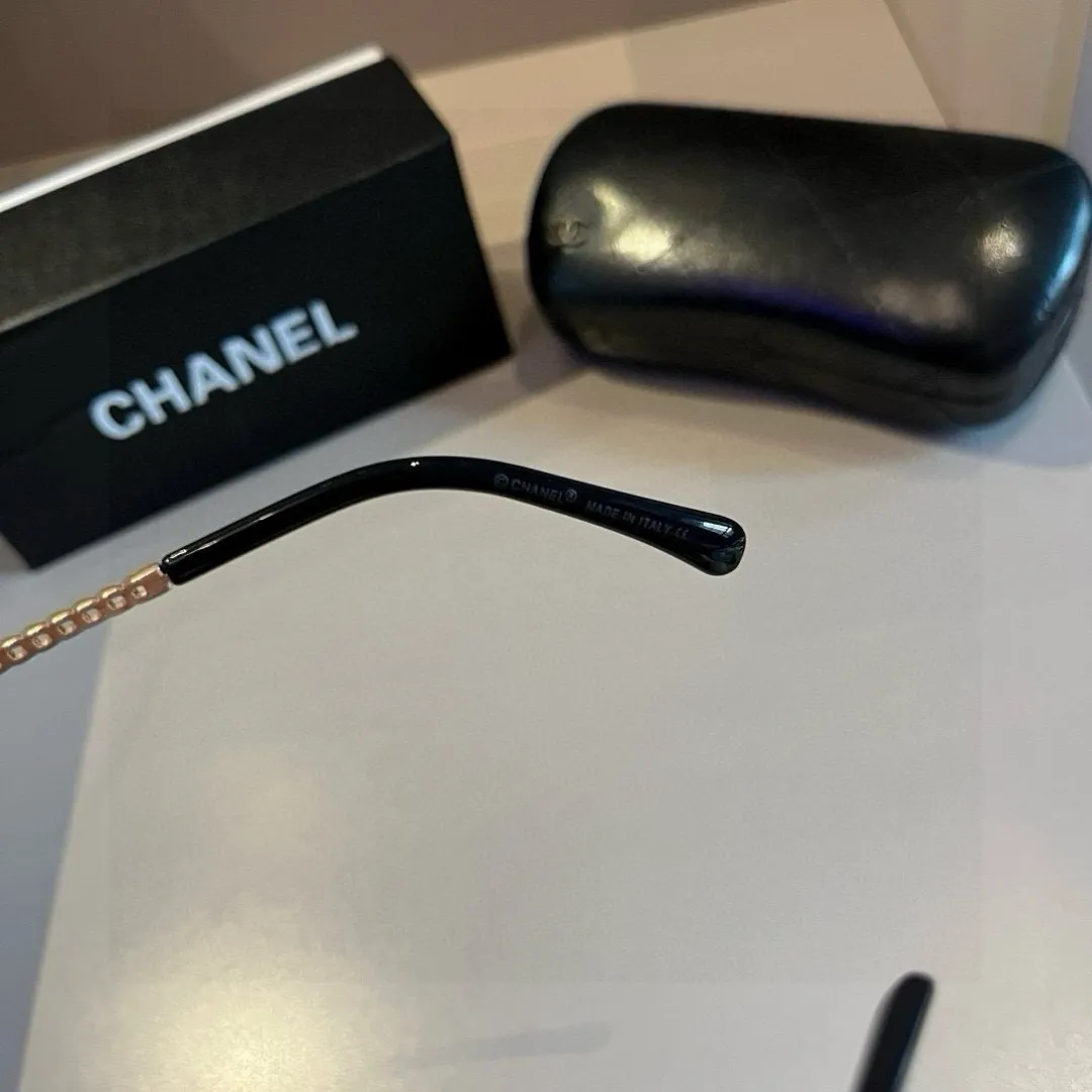 シャネル新作黒サングラススクエアフレーム - 画像 (8)