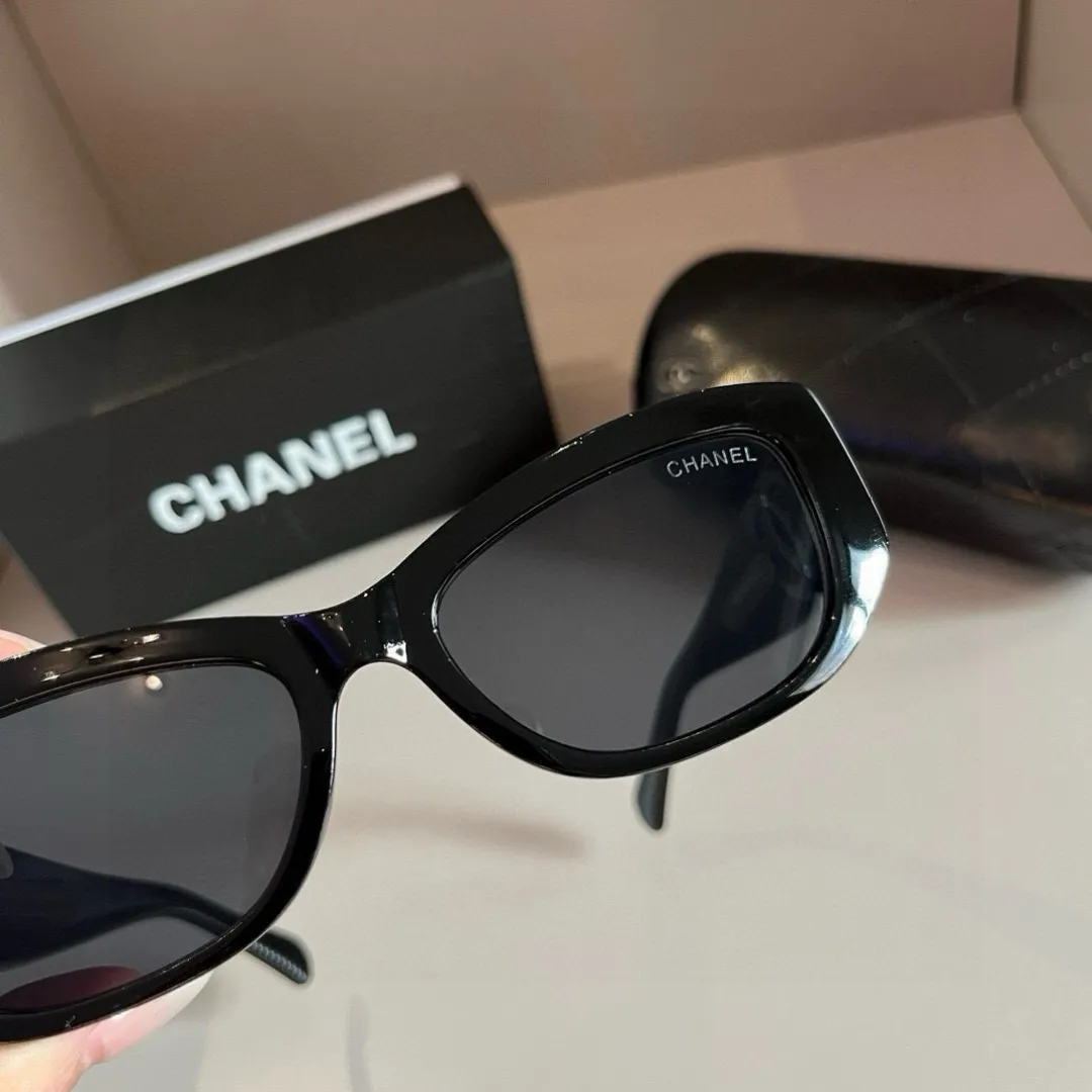 シャネル新作黒サングラスキャッツアイ - 画像 (5)