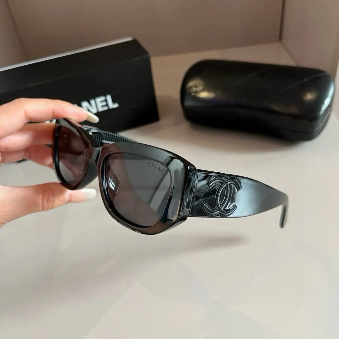 シャネル新作黒サングラスキャッツアイ - 画像 (6)