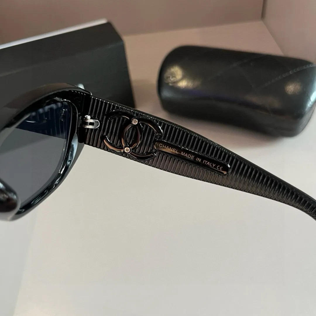 シャネル新作黒サングラスキャッツアイ - 画像 (7)