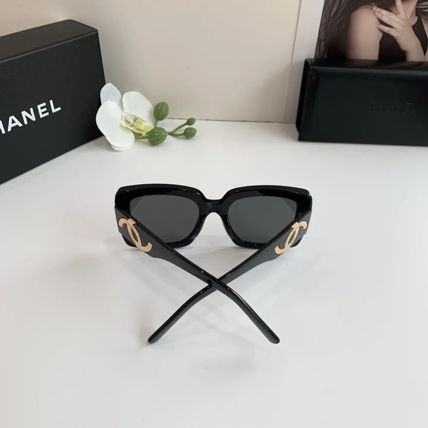シャネル新作黒スクエアフレームサングラス - 画像 (9)