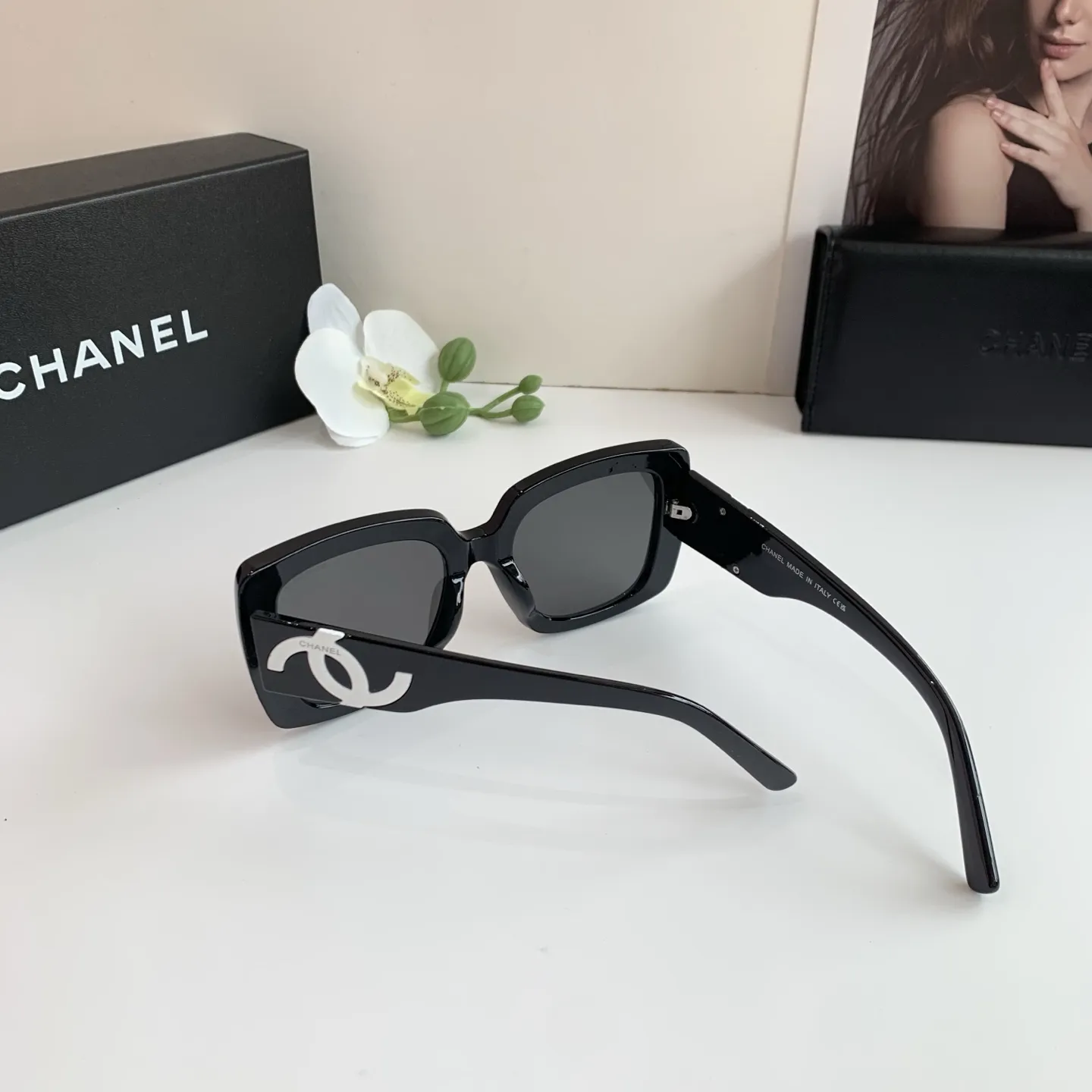 CHANEL新作黒スクエアフレームサングラス - 画像 (9)