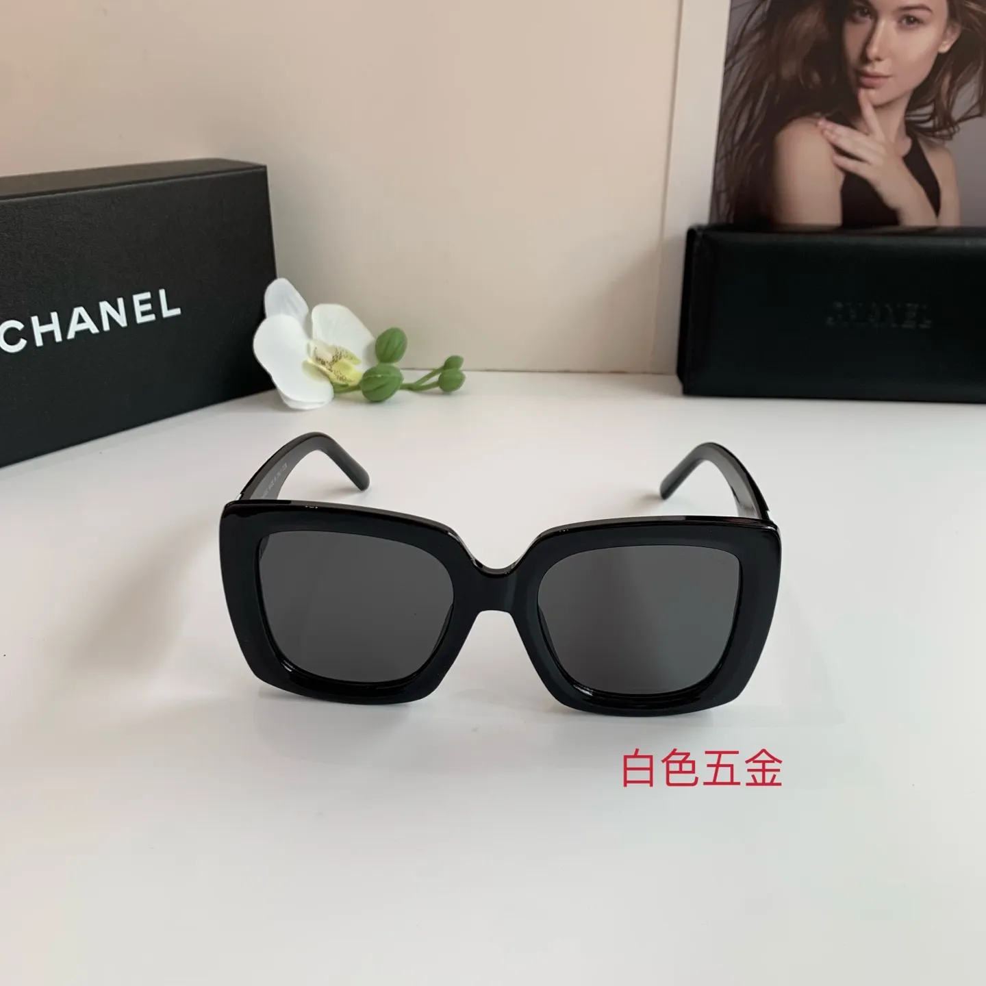 CHANEL新作黒スクエアフレームサングラス - 画像 (5)