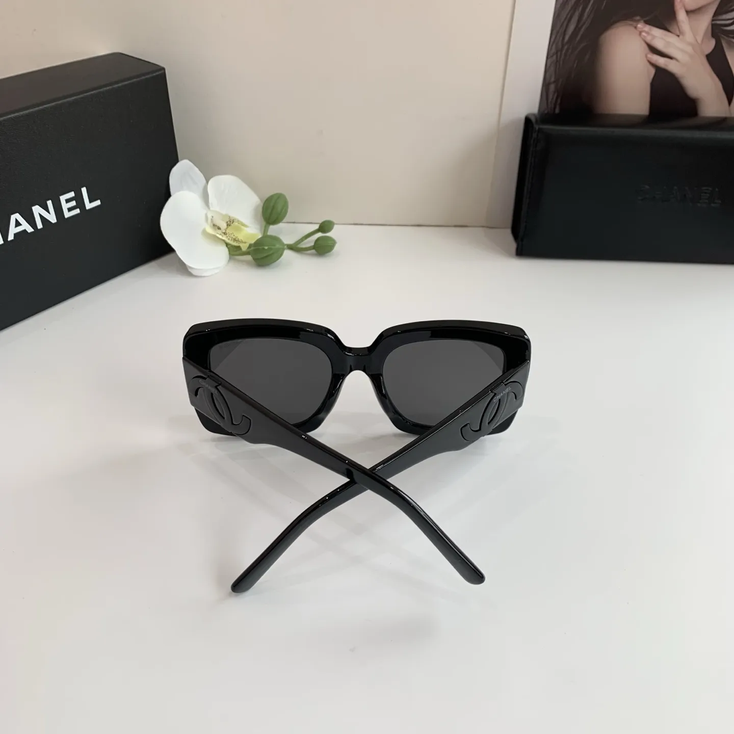 シャネル新作黒スクエアフレームサングラス - 画像 (7)