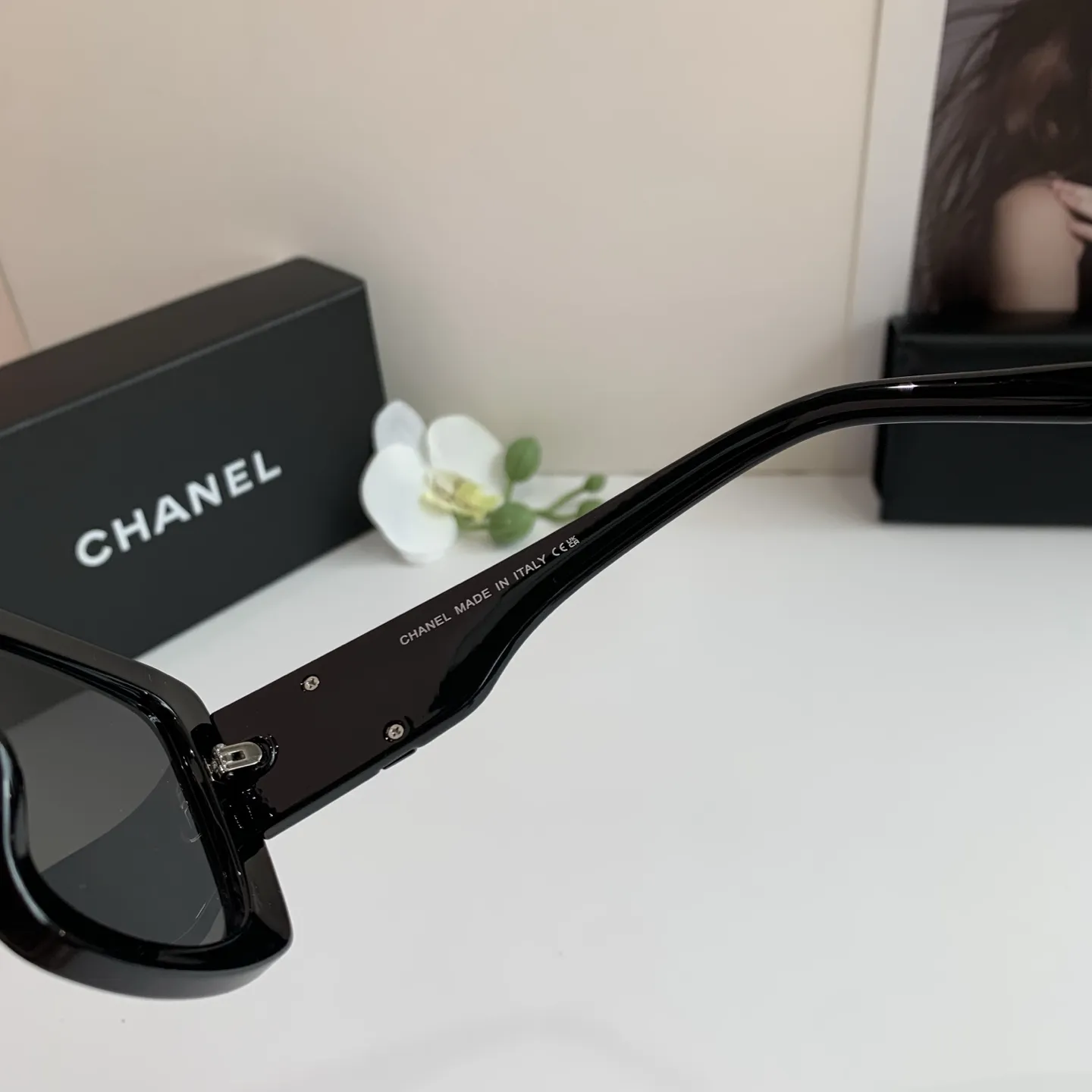 シャネル新作黒スクエアフレームサングラス - 画像 (8)