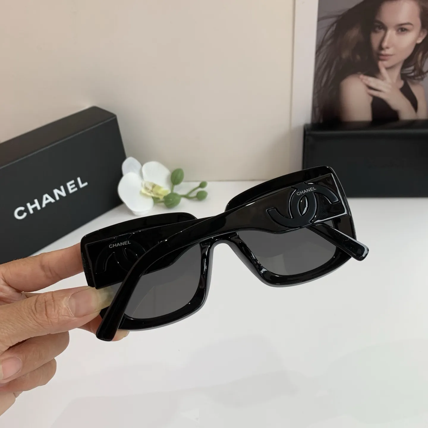 シャネル新作黒スクエアフレームサングラス - 画像 (9)
