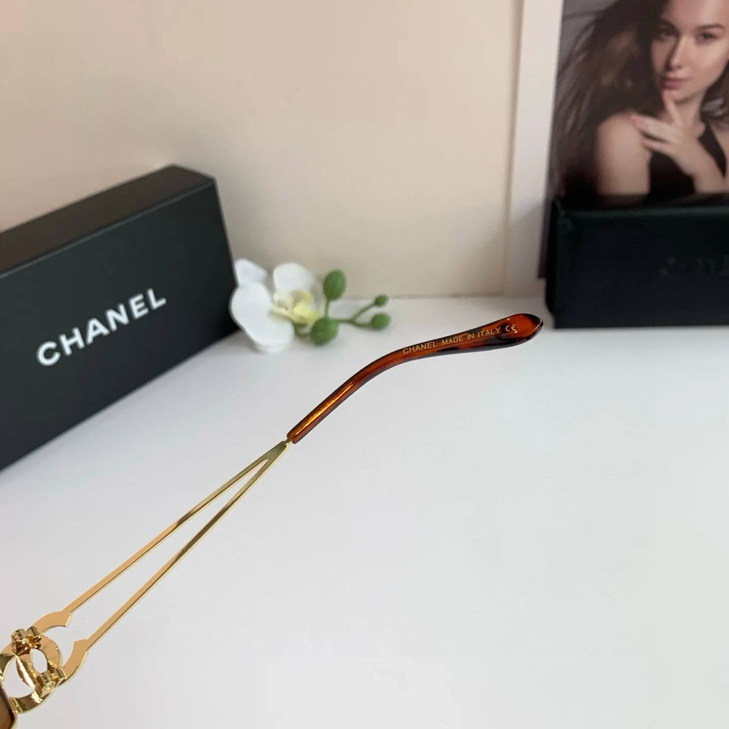 シャネル新作黒ダイヤモンドサングラス - 画像 (9)