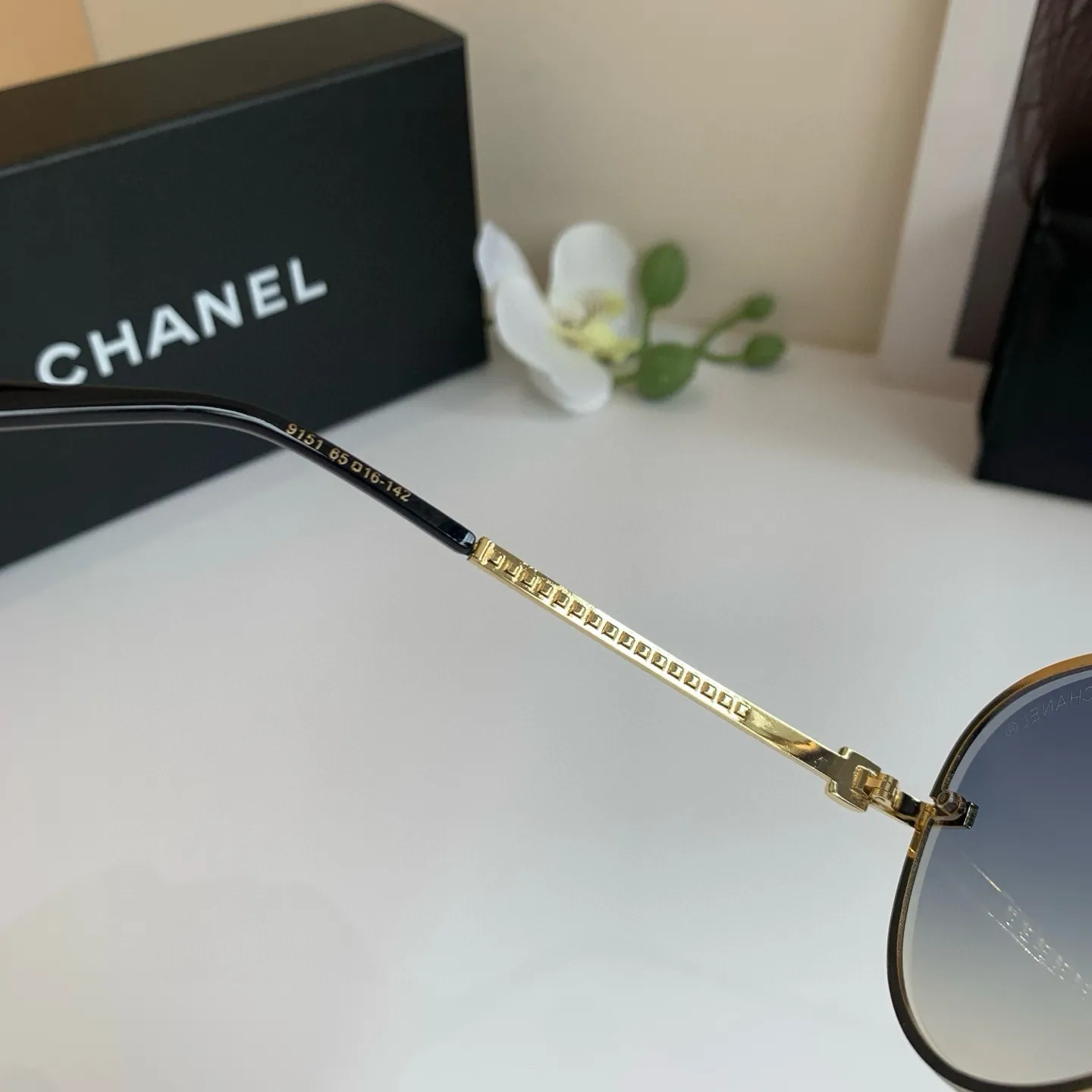 シャネル新作ヒキガエル黒サングラス - 画像 (8)
