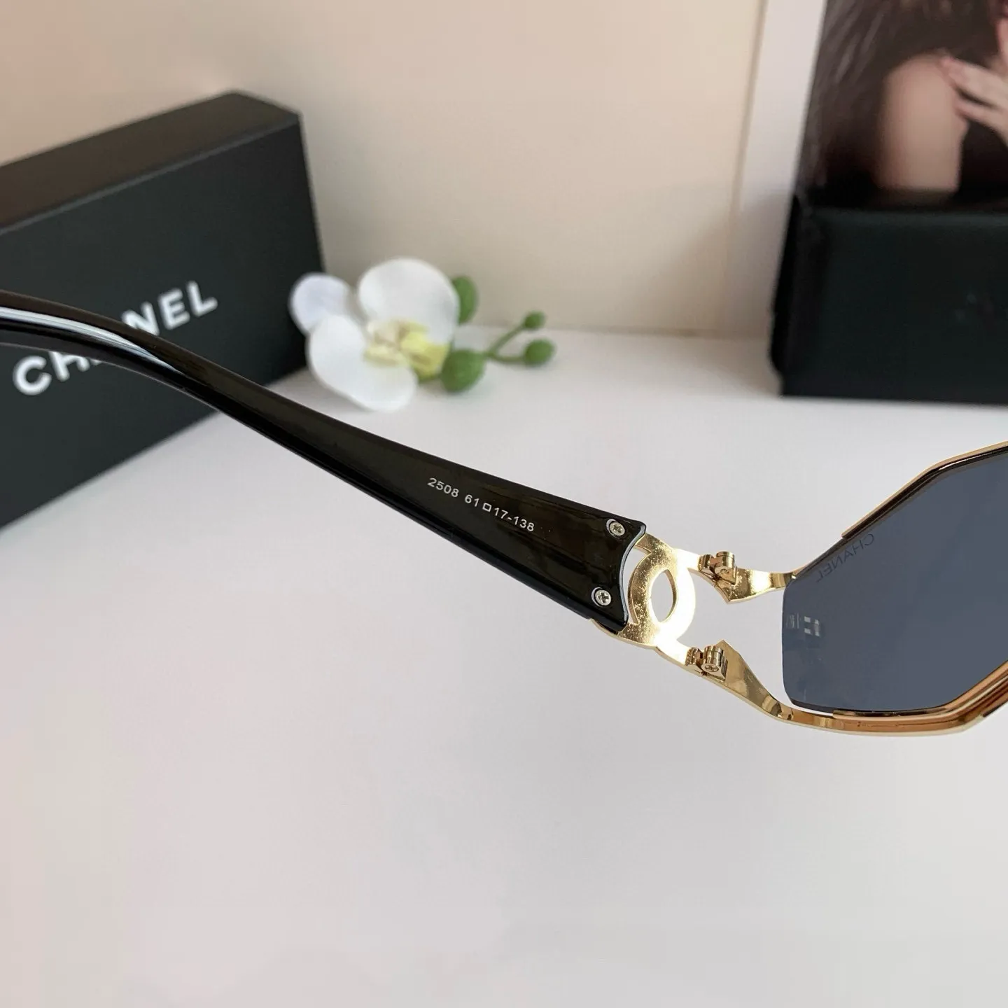 CHANELシャネル新作黒キャッツアイサングラス - 画像 (7)