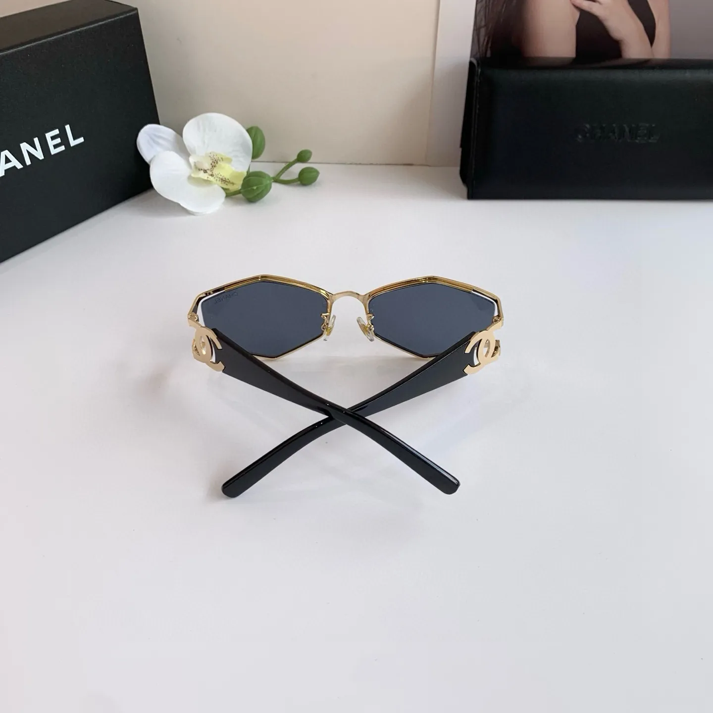 CHANELシャネル新作黒キャッツアイサングラス - 画像 (9)