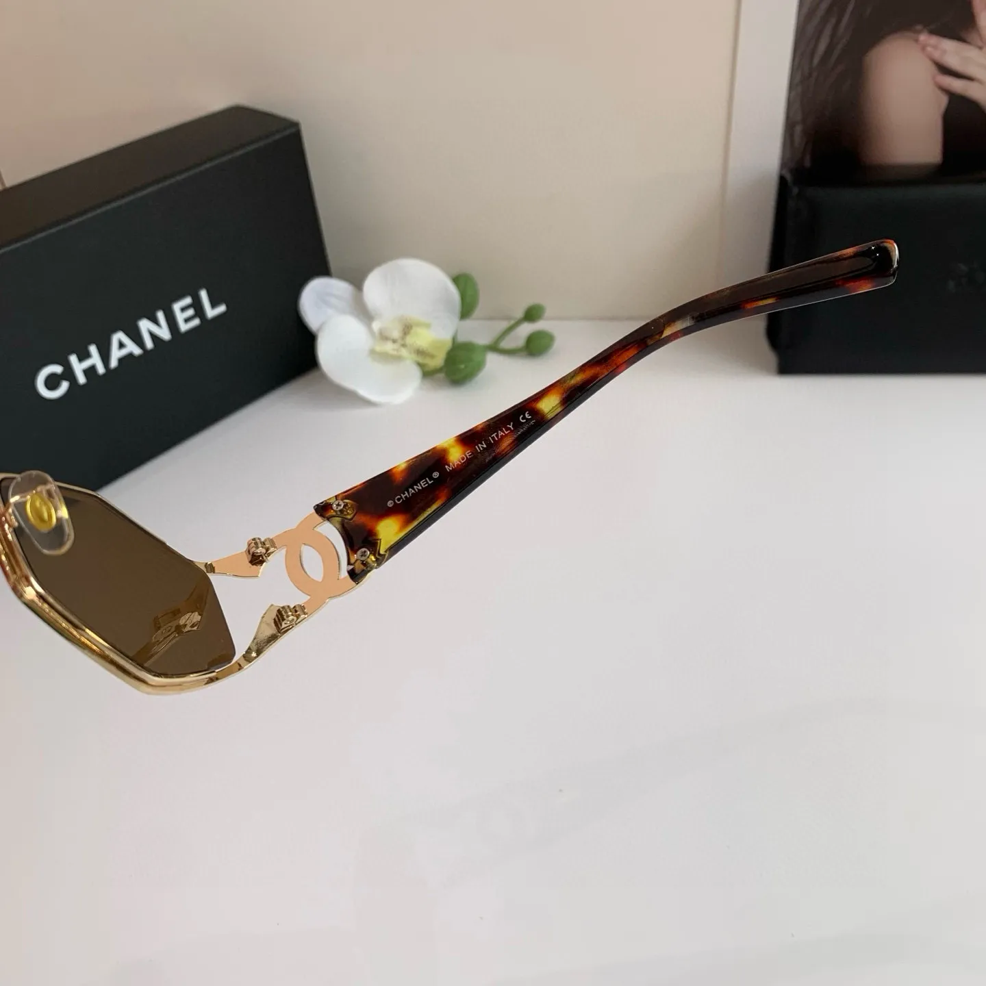 シャネル新作黒キャッツアイサングラス - 画像 (7)