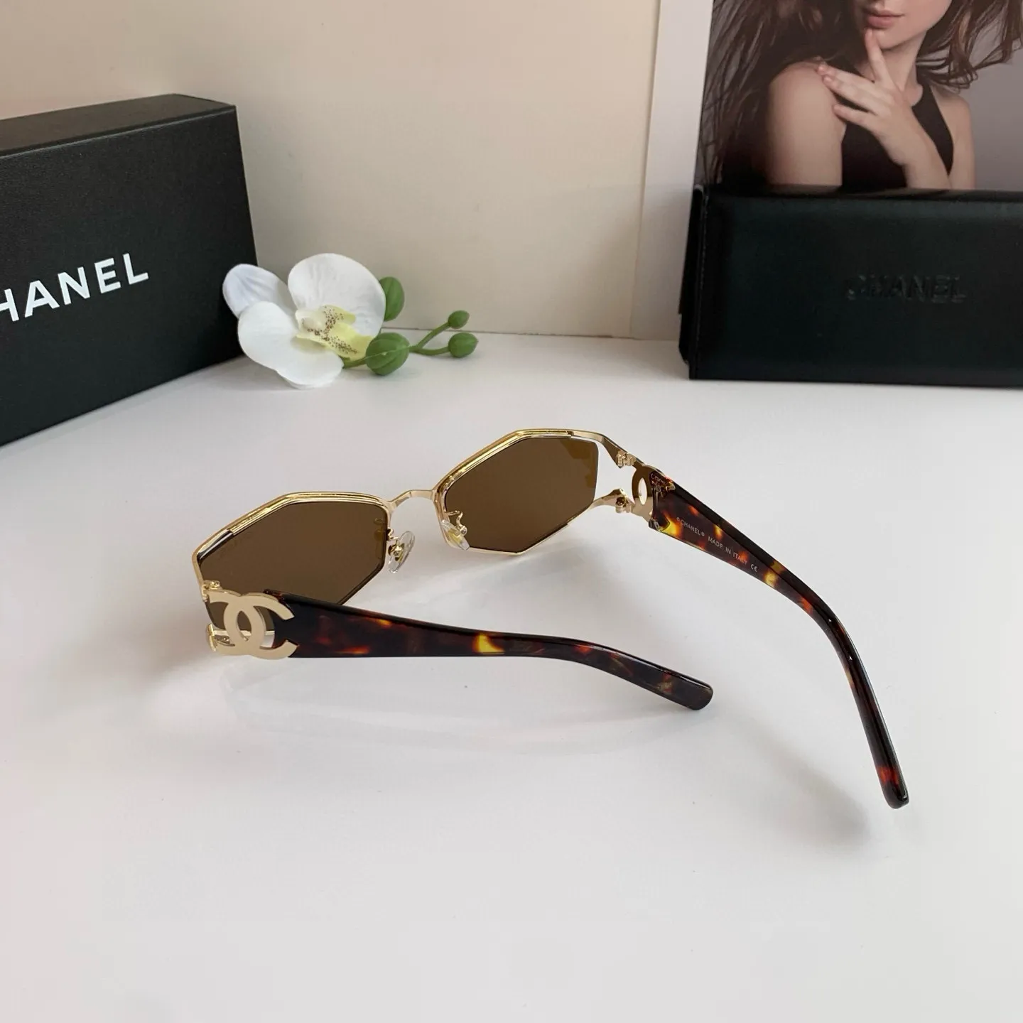 シャネル新作黒キャッツアイサングラス - 画像 (8)