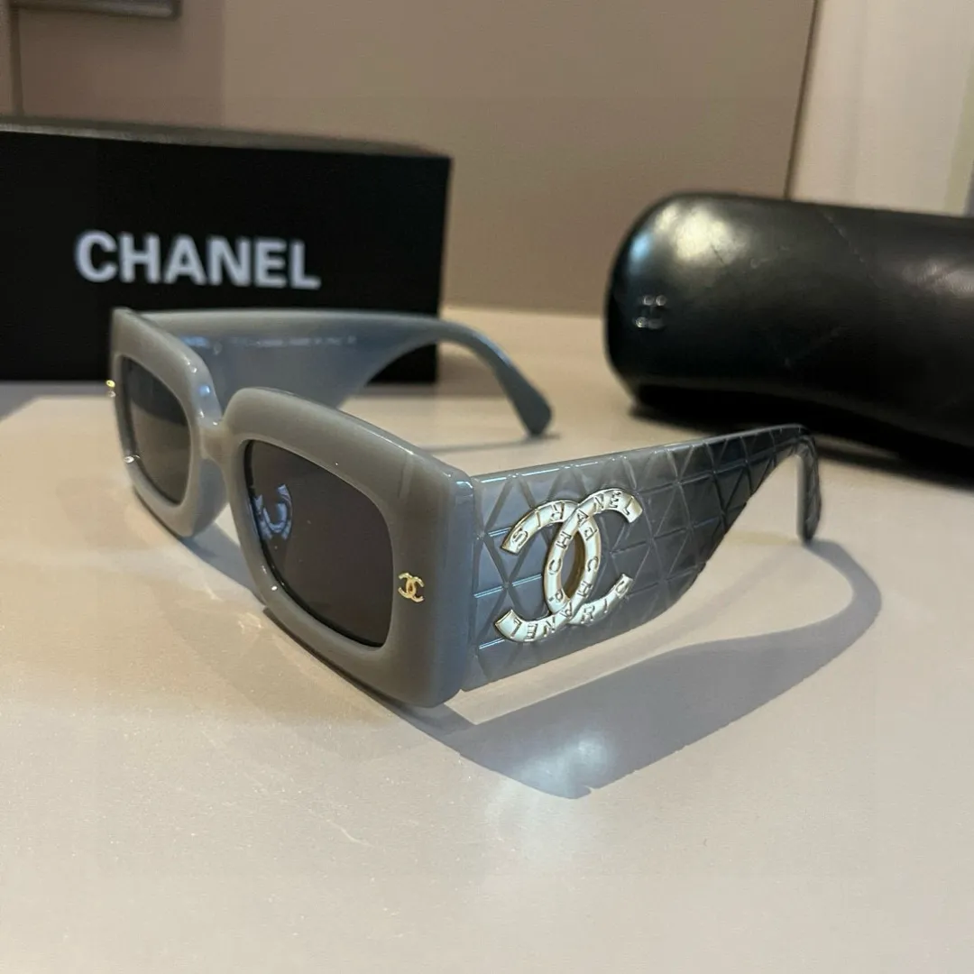 シャネル新作黒サングラススクエアフレーム - 画像 (3)