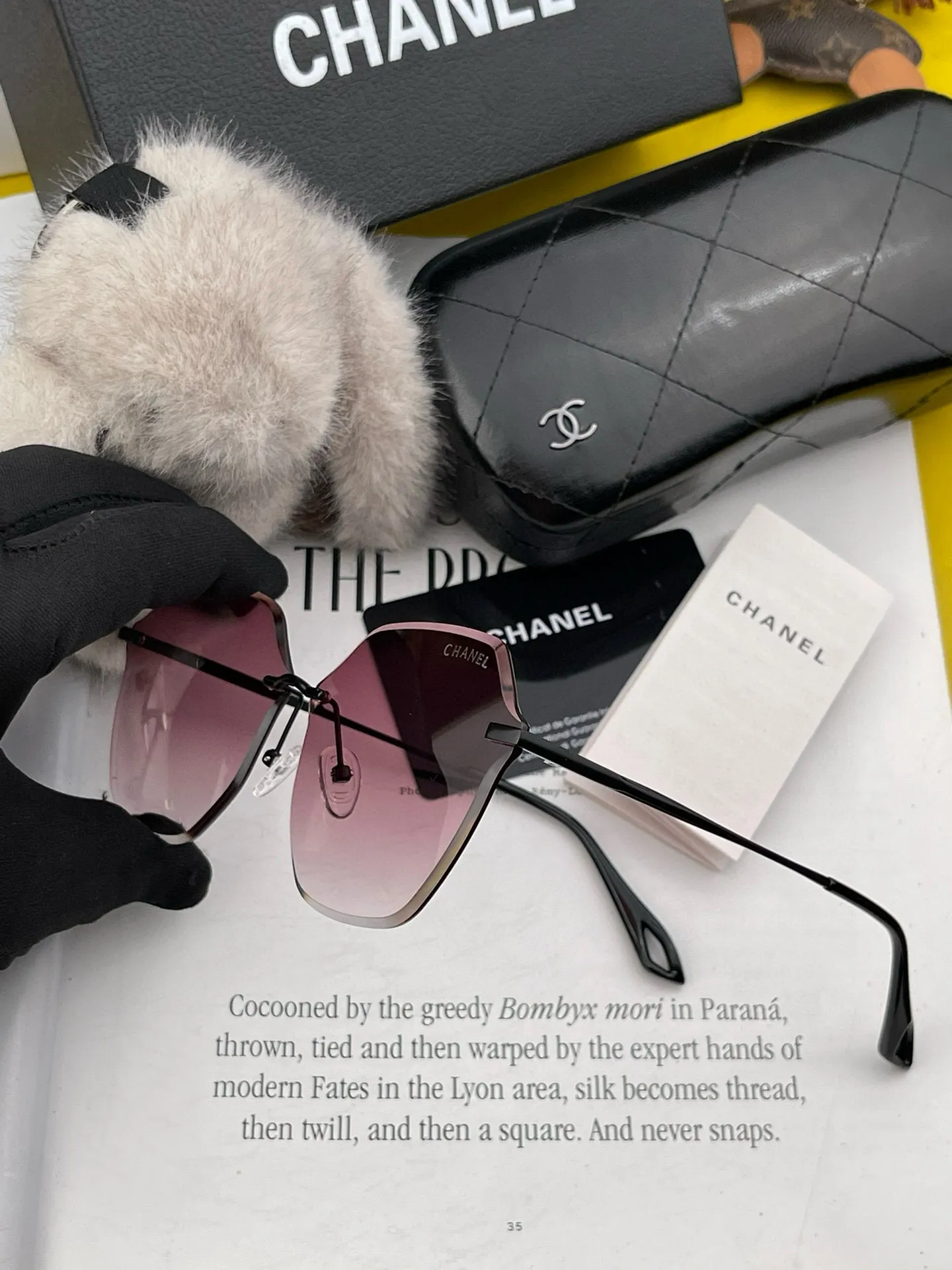 シャネル新作黒ダイヤモンドサングラス - 画像 (4)