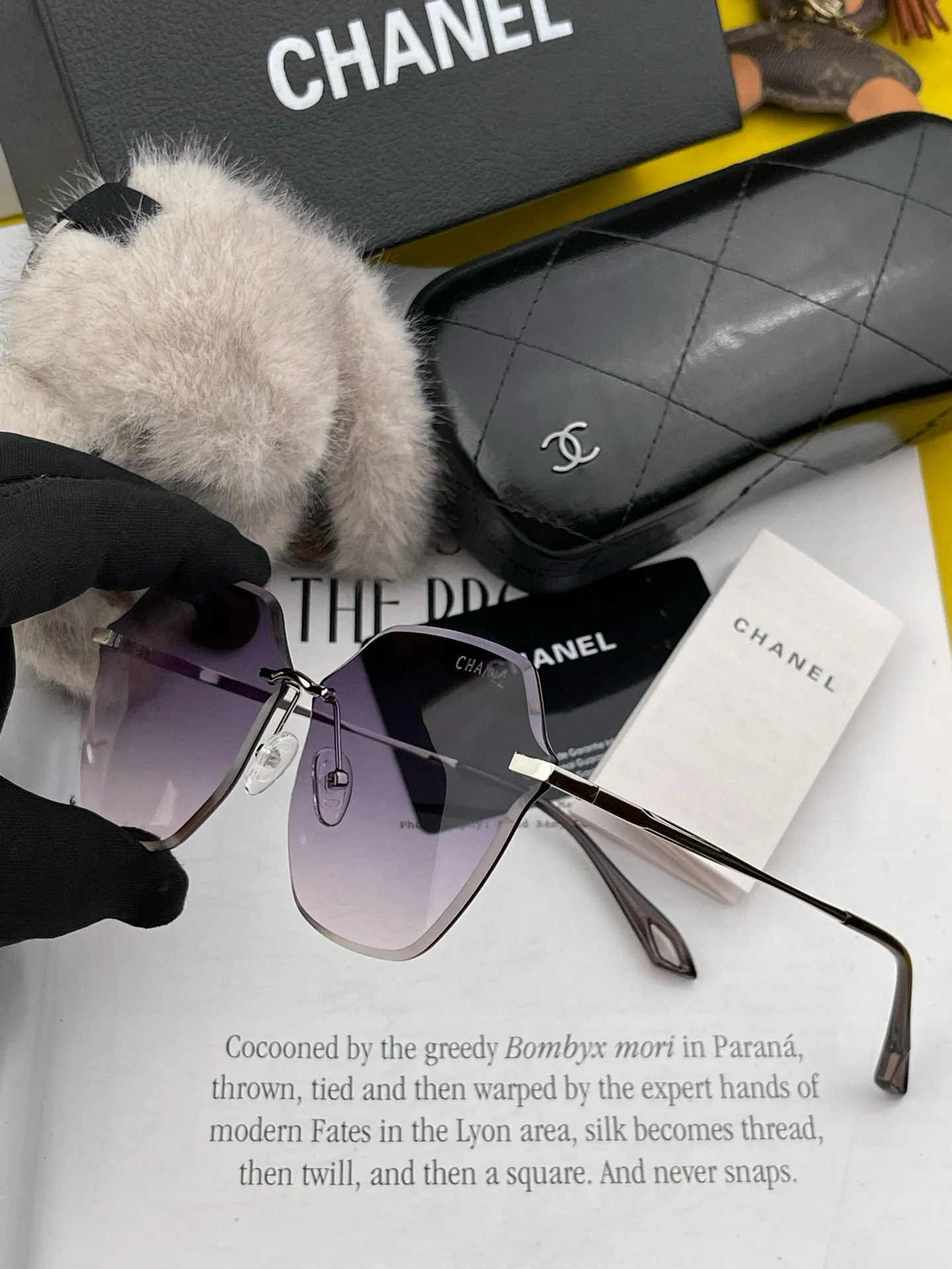 シャネル新作黒ダイヤモンドサングラス - 画像 (6)
