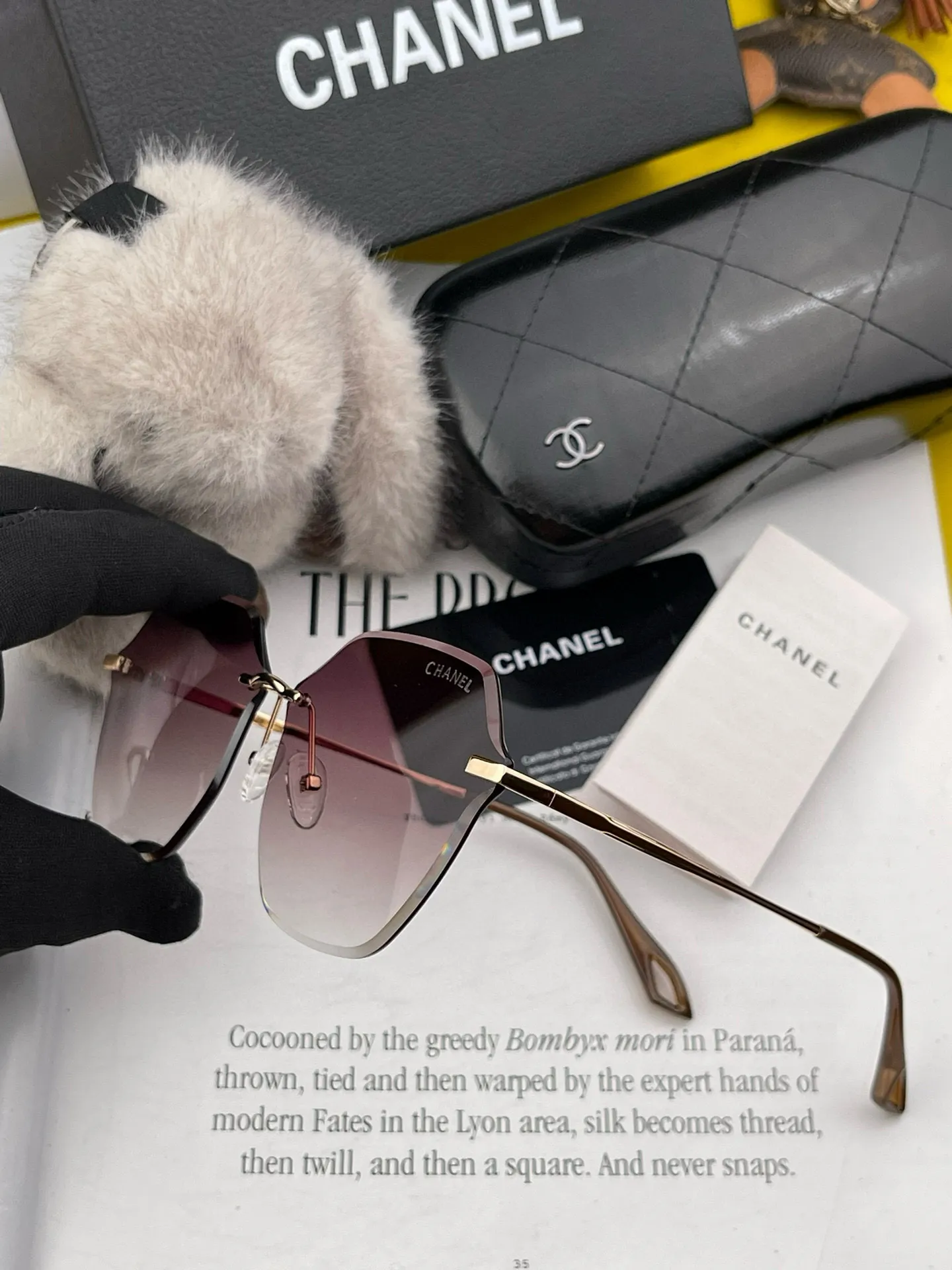 シャネル新作黒ダイヤモンドサングラス - 画像 (7)