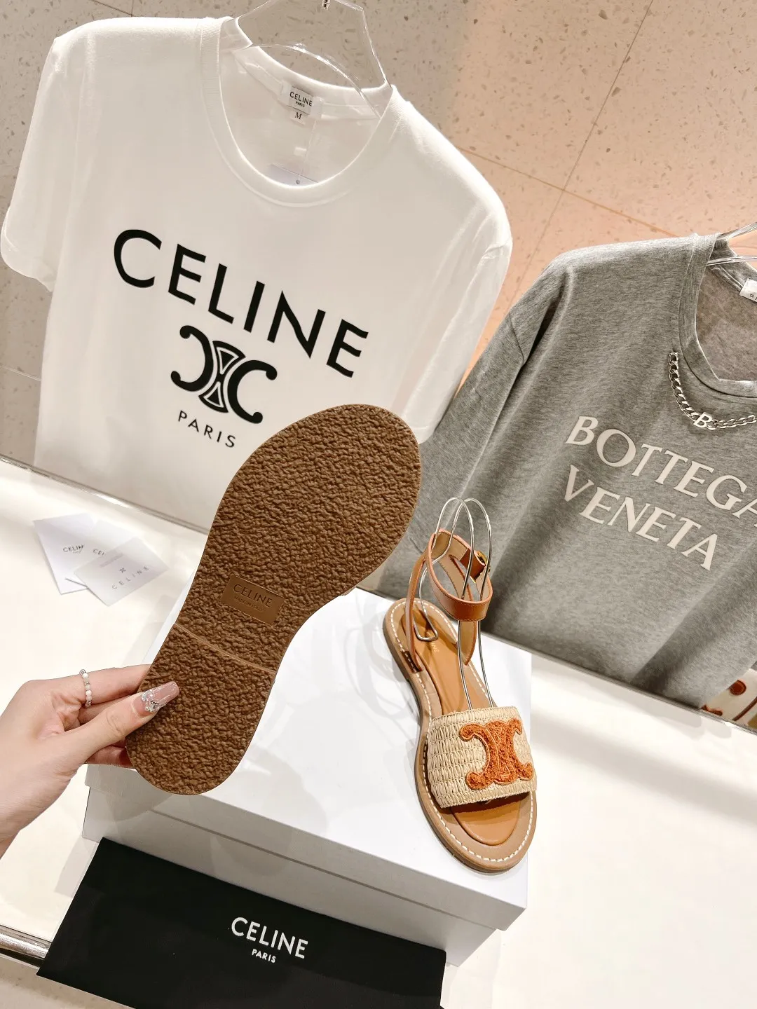 セリーヌ新作凱旋門レトロサンダルオレンジ - 画像 (10)