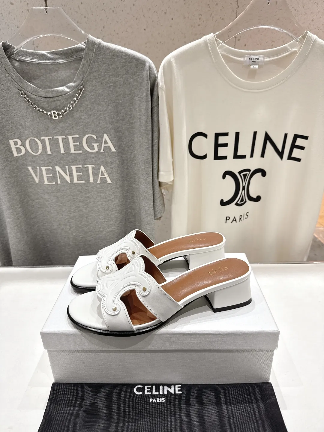 Celine 2025ss 白レトロサンダル 4cmヒール - 画像 (4)