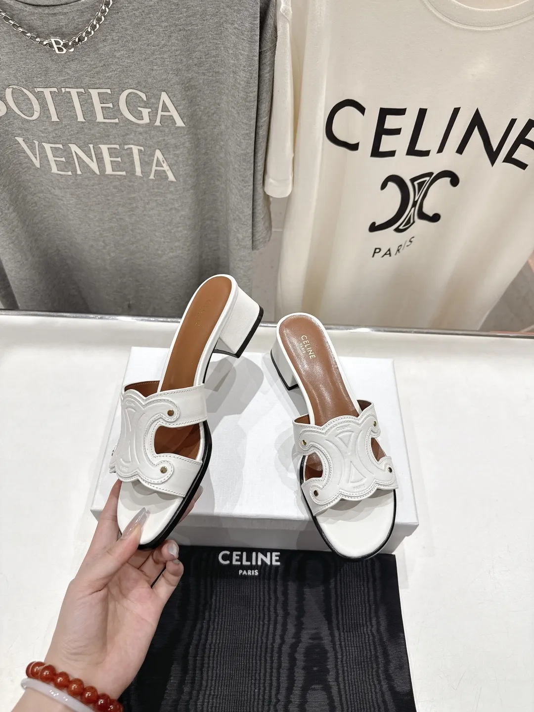 Celine 2025ss 白レトロサンダル 4cmヒール - 画像 (5)