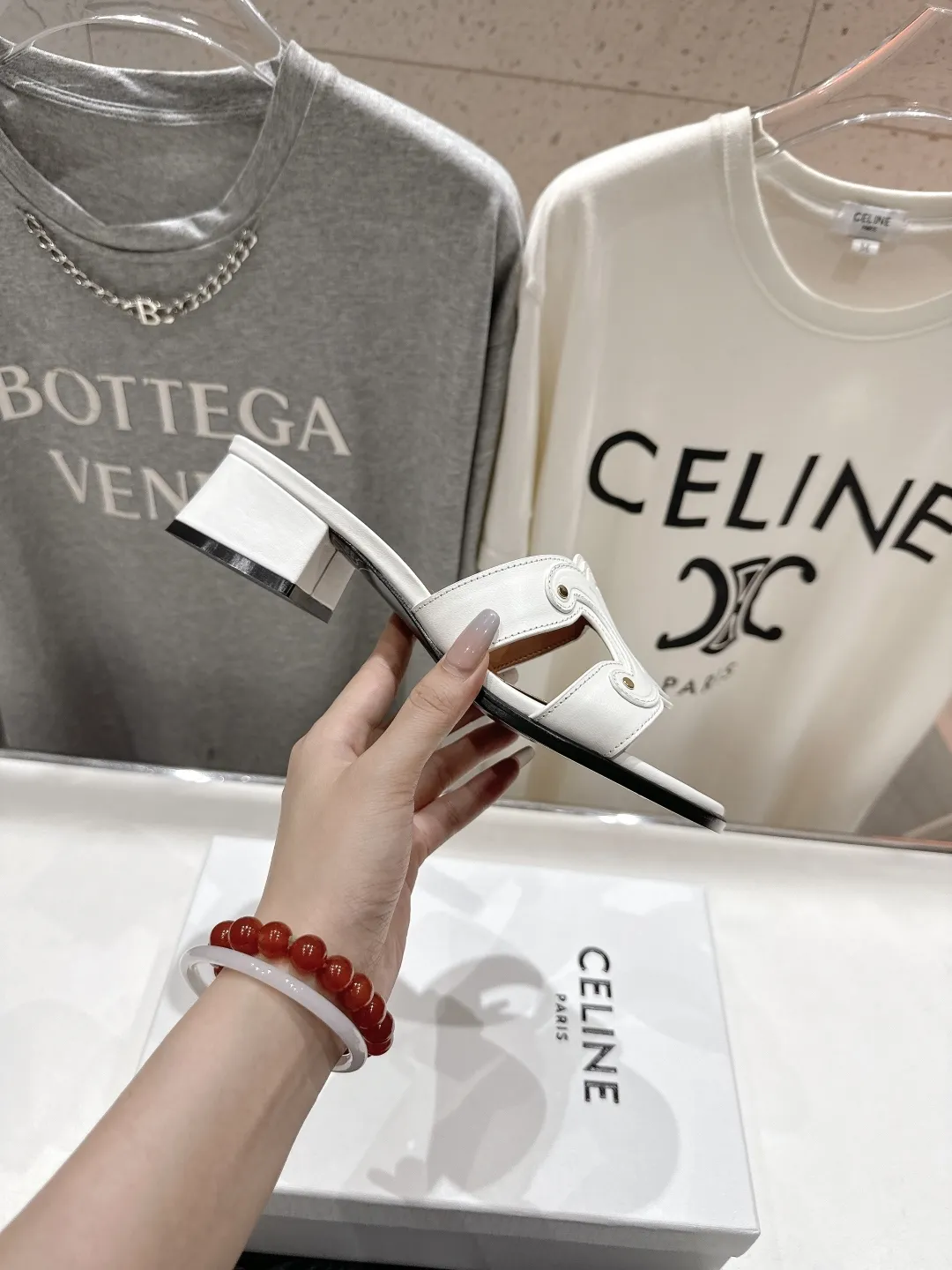 Celine 2025ss 白レトロサンダル 4cmヒール - 画像 (6)