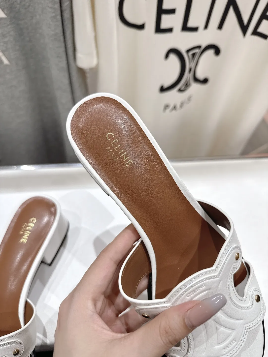 Celine 2025ss 白レトロサンダル 4cmヒール - 画像 (7)