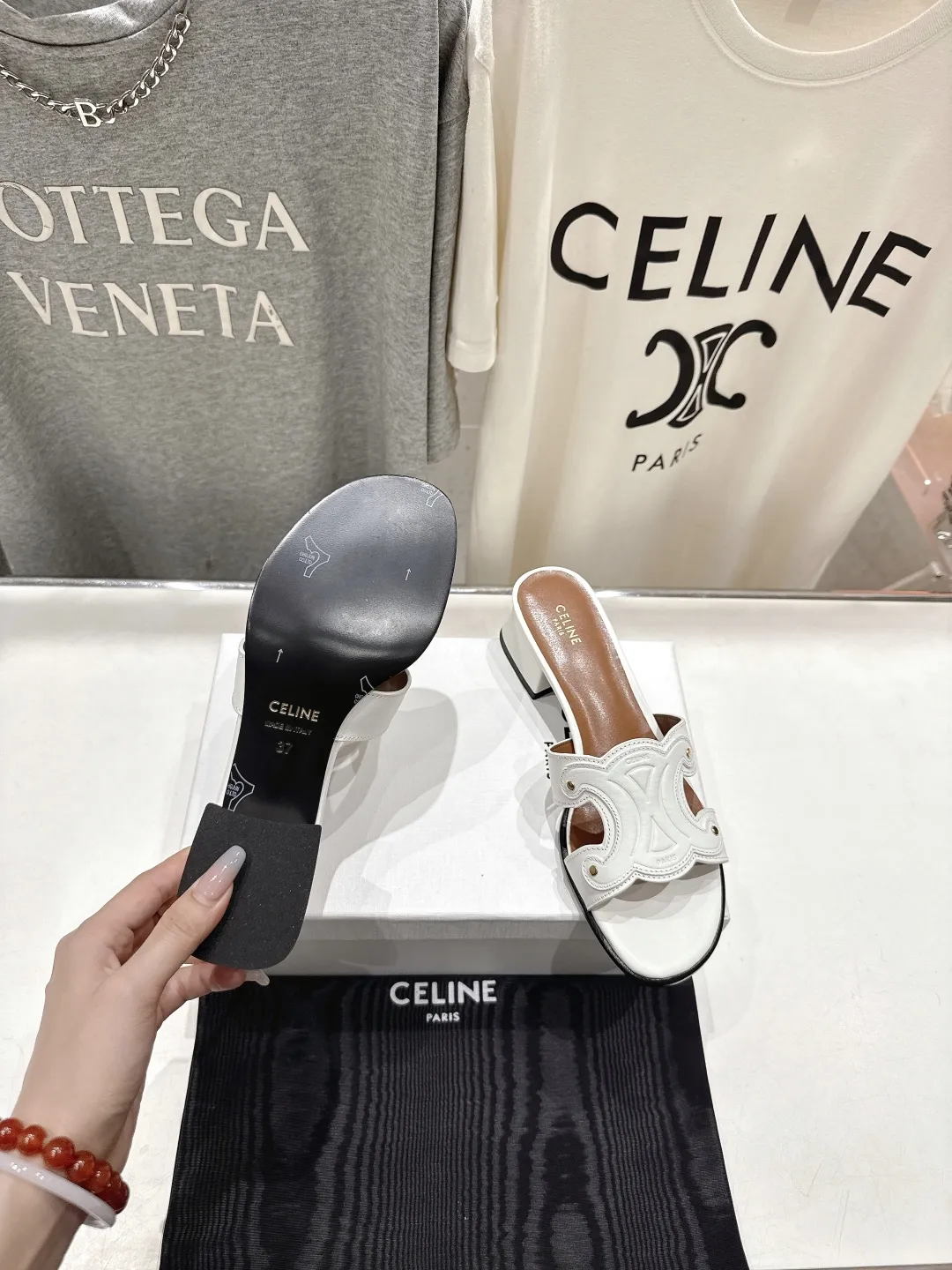 Celine 2025ss 白レトロサンダル 4cmヒール - 画像 (10)