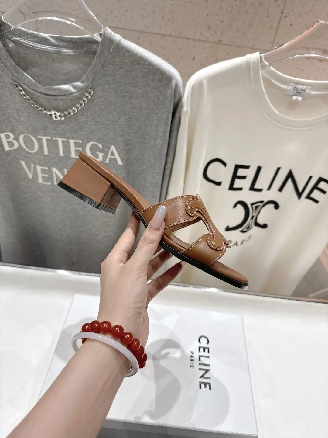 セリーヌ新作凱旋門レトロサンダル茶色4cm - 画像 (6)