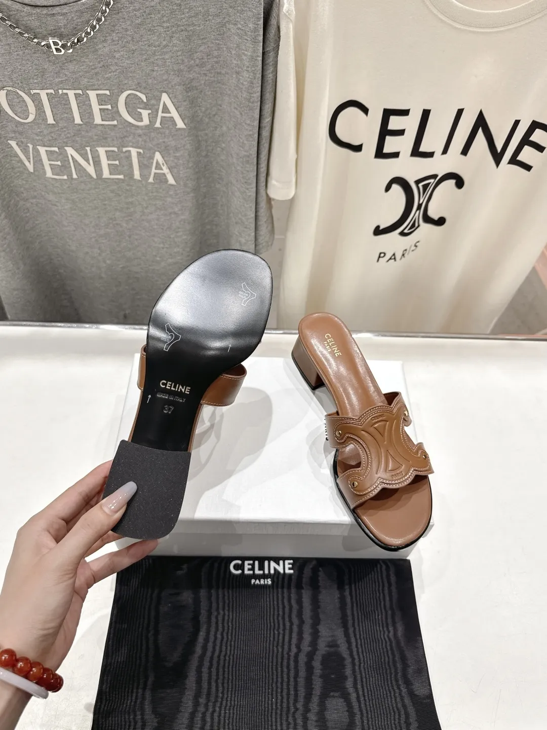 セリーヌ新作凱旋門レトロサンダル茶色4cm - 画像 (10)
