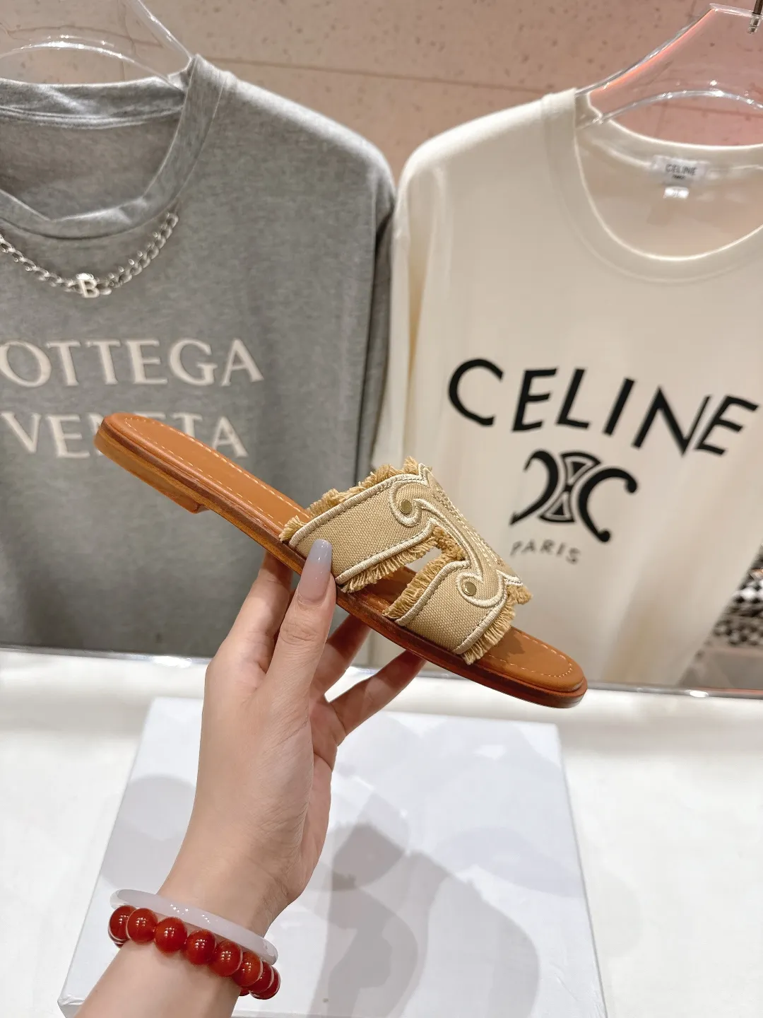 CELINE 2025ss新作凱旋門サンダルベージュレトロ - 画像 (6)