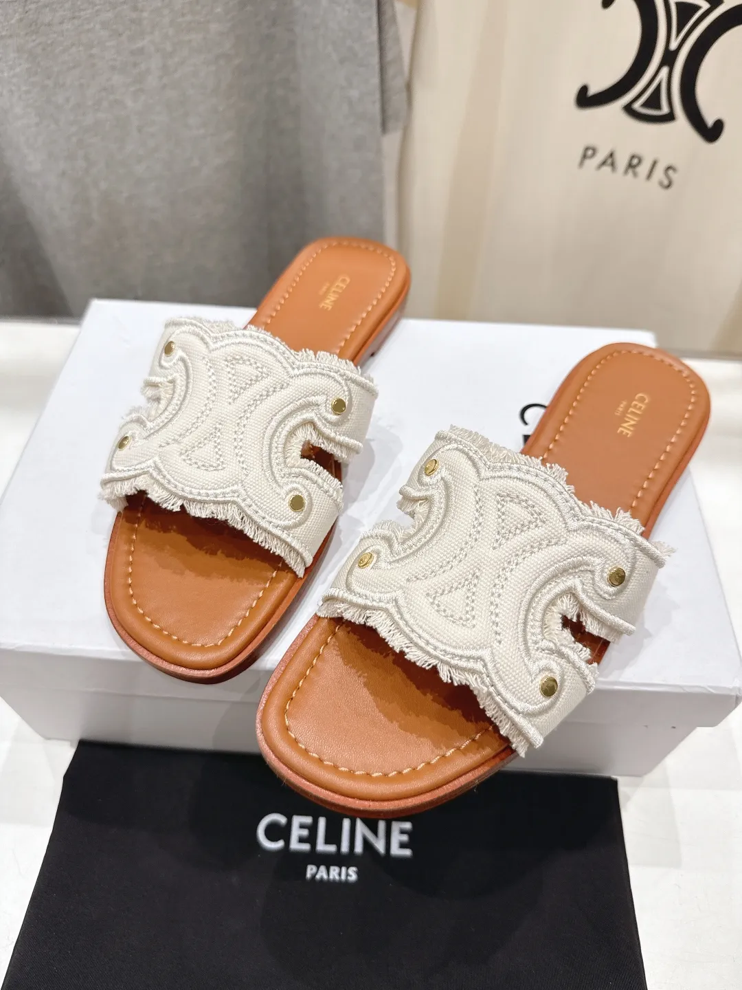 CELINE 2025ss 初夏新作凱旋門サンダル ホワイト レトロスタイル - 画像 (8)
